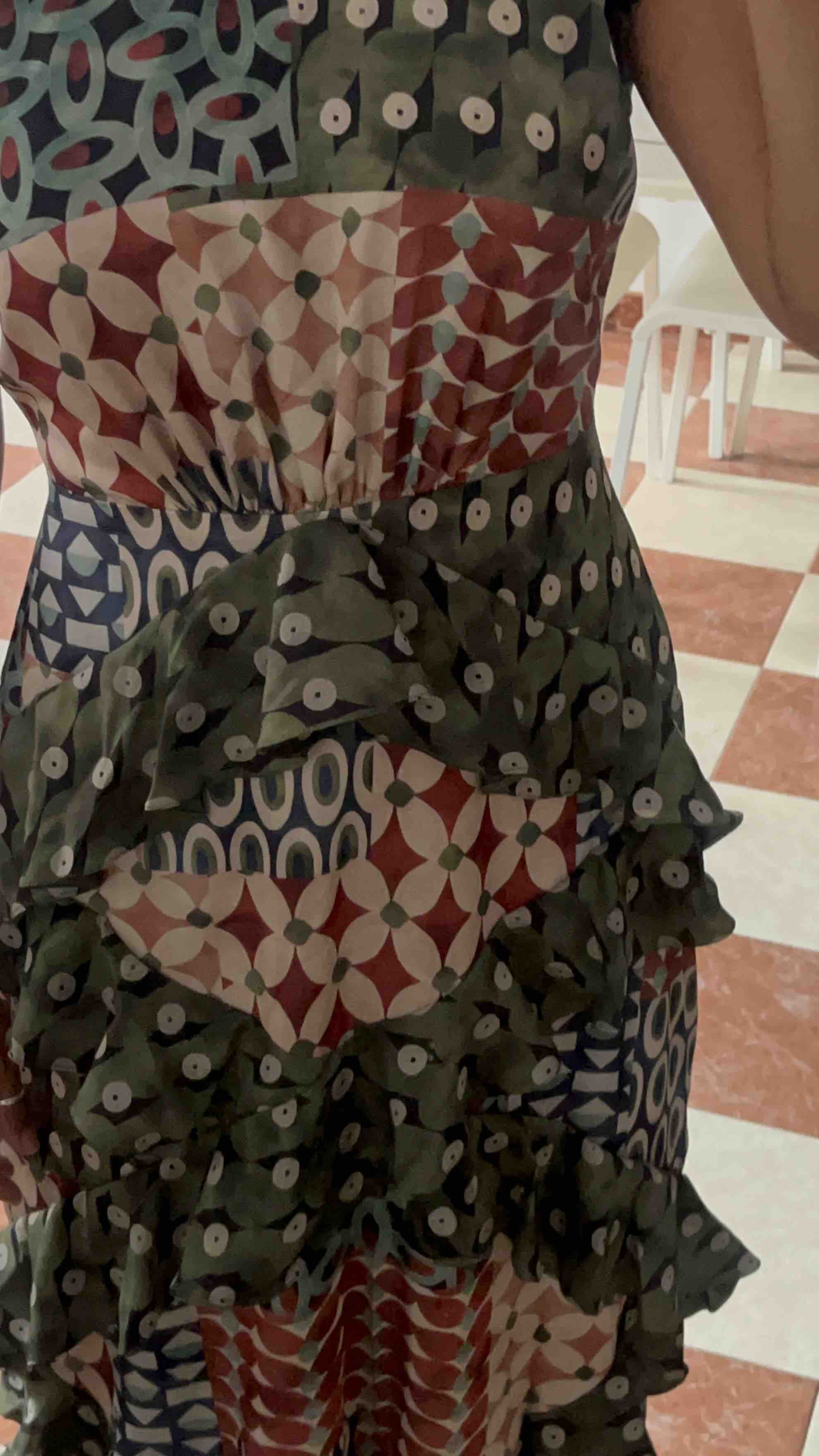 Vestido invitada estampado verde Cherubina — foto 5 de 6