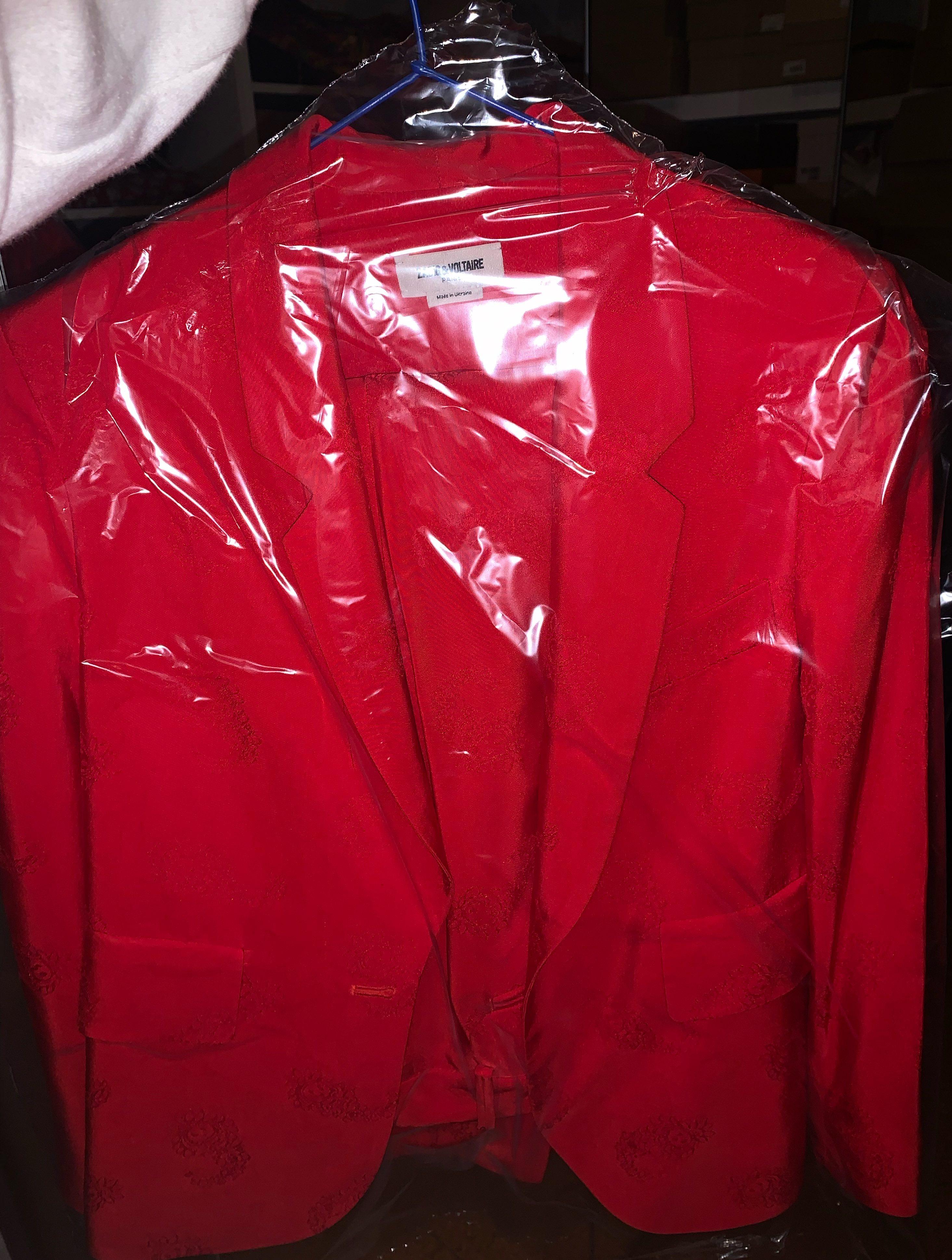 espectacular traje rojo Zadig & Voltaire — foto 2 de 4