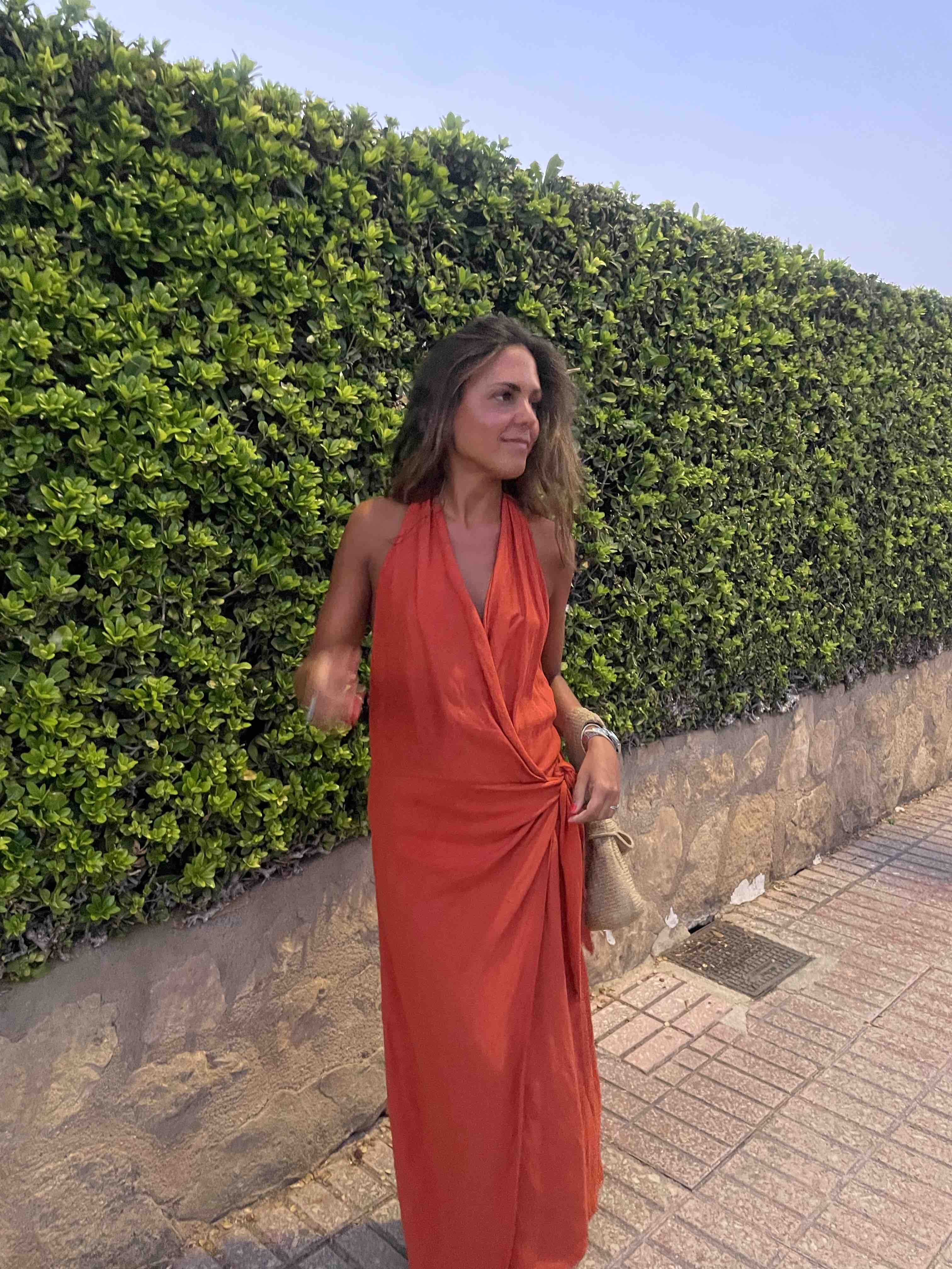 Vestido Massimo Dutti naranja y rojo, talla S, en alquiler — foto 3 de 5