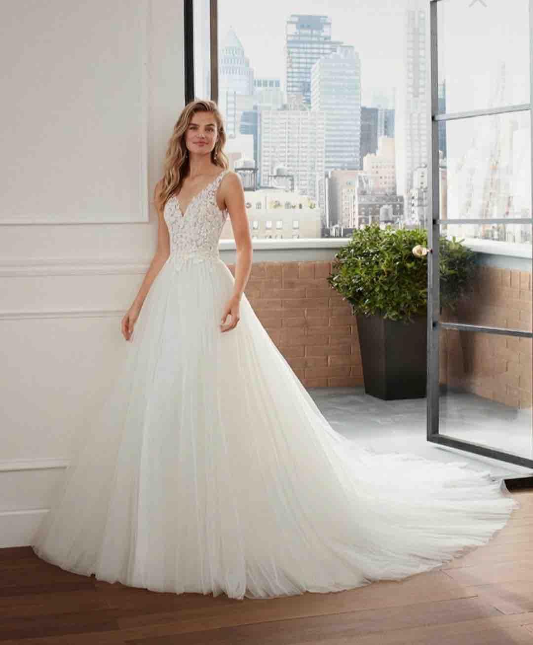 Vestido de novia nuevo Luna Novias — foto 1 de 6