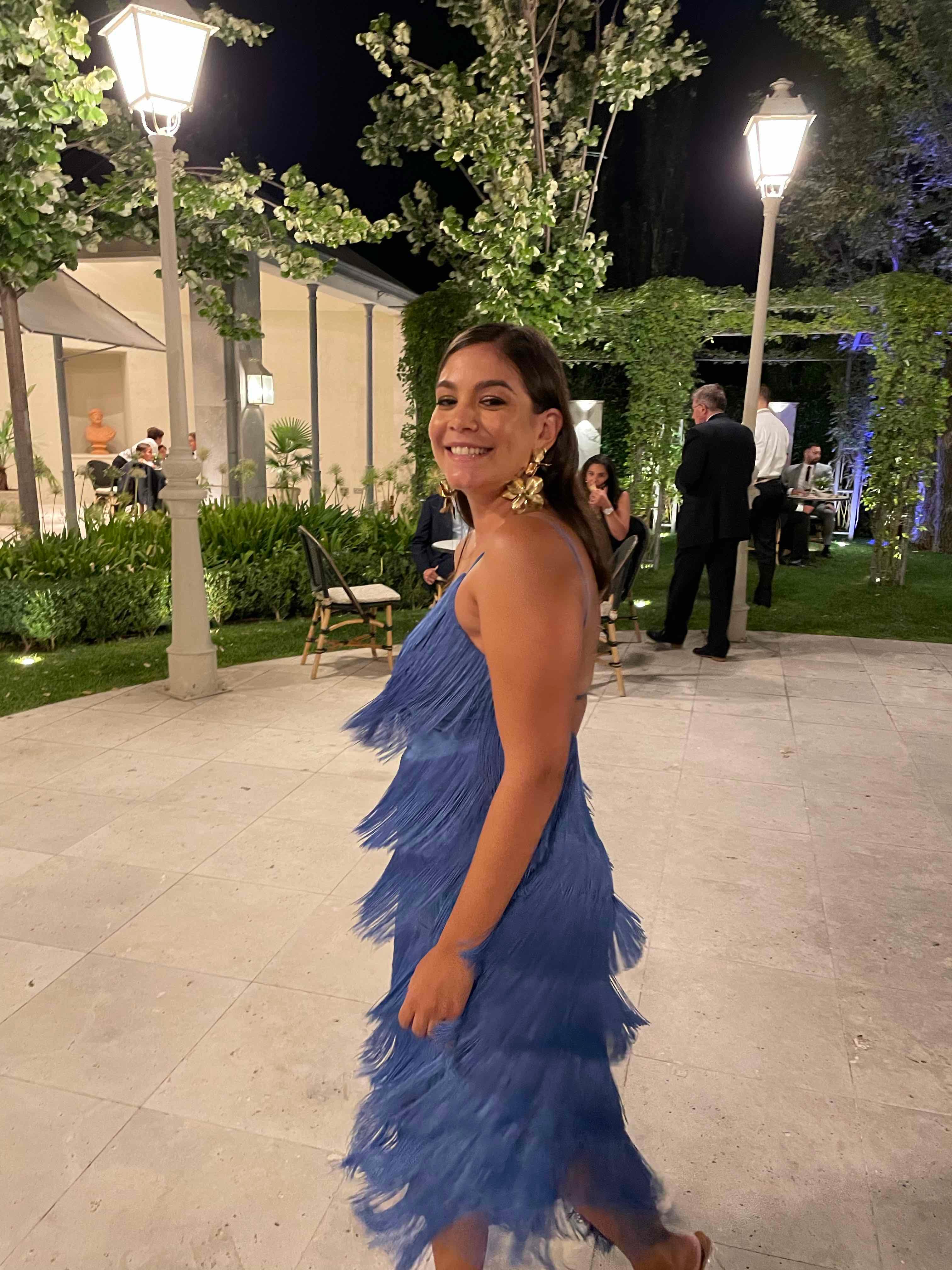 Vestido de invitada azul conflecod Womance — foto 3 de 3