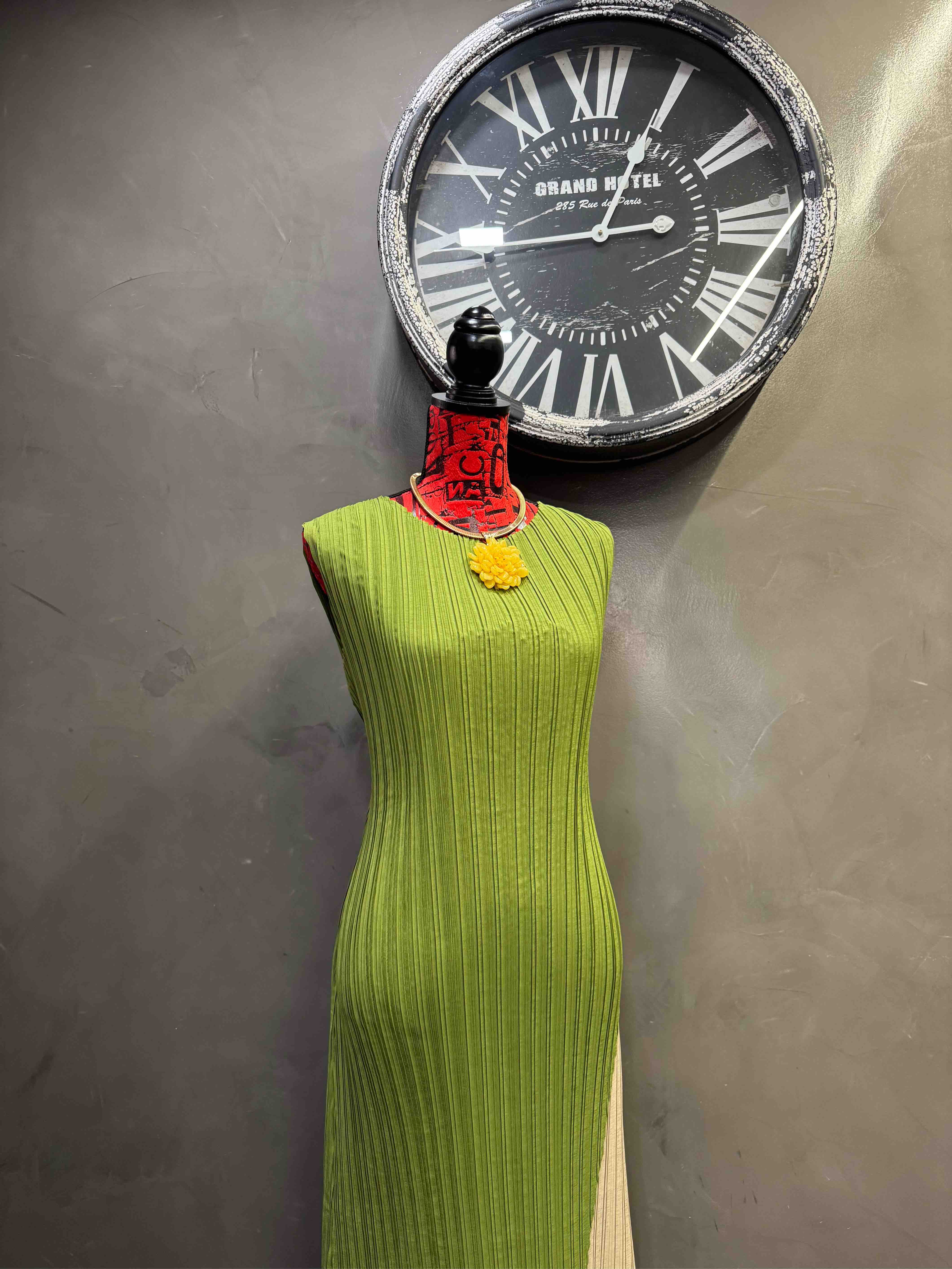 Vestido Adolfo Dominguez — foto 4 de 5