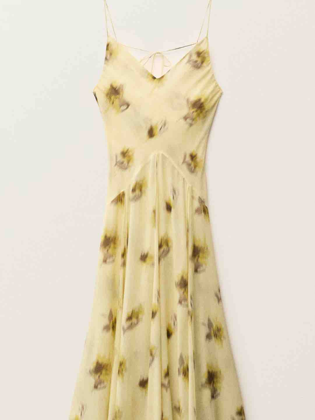 Vestido amarillo pastel largo estampado floral MANGO Capsule — foto 4 de 6