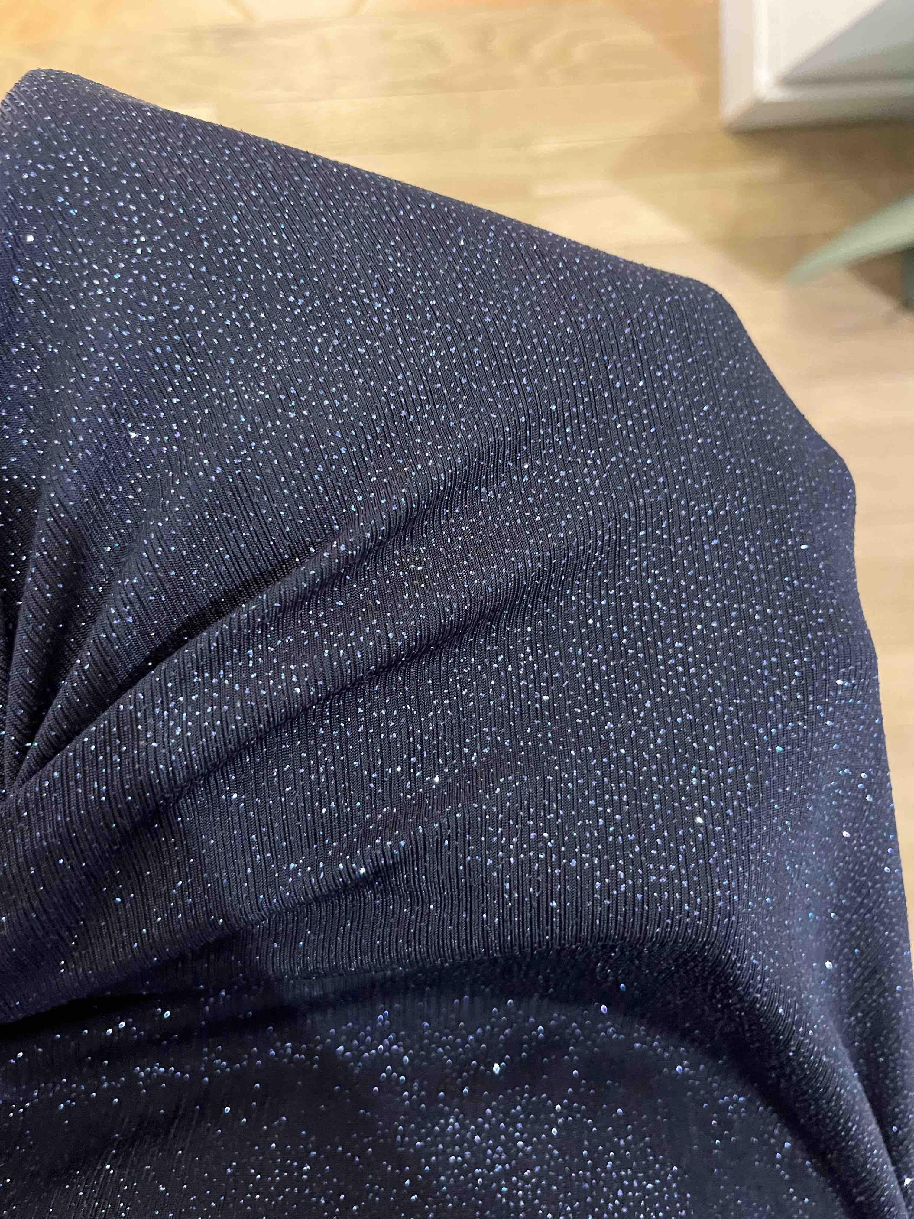 Vestido largo con brillos azul oscuro Veneno en la piel — foto 3 de 4