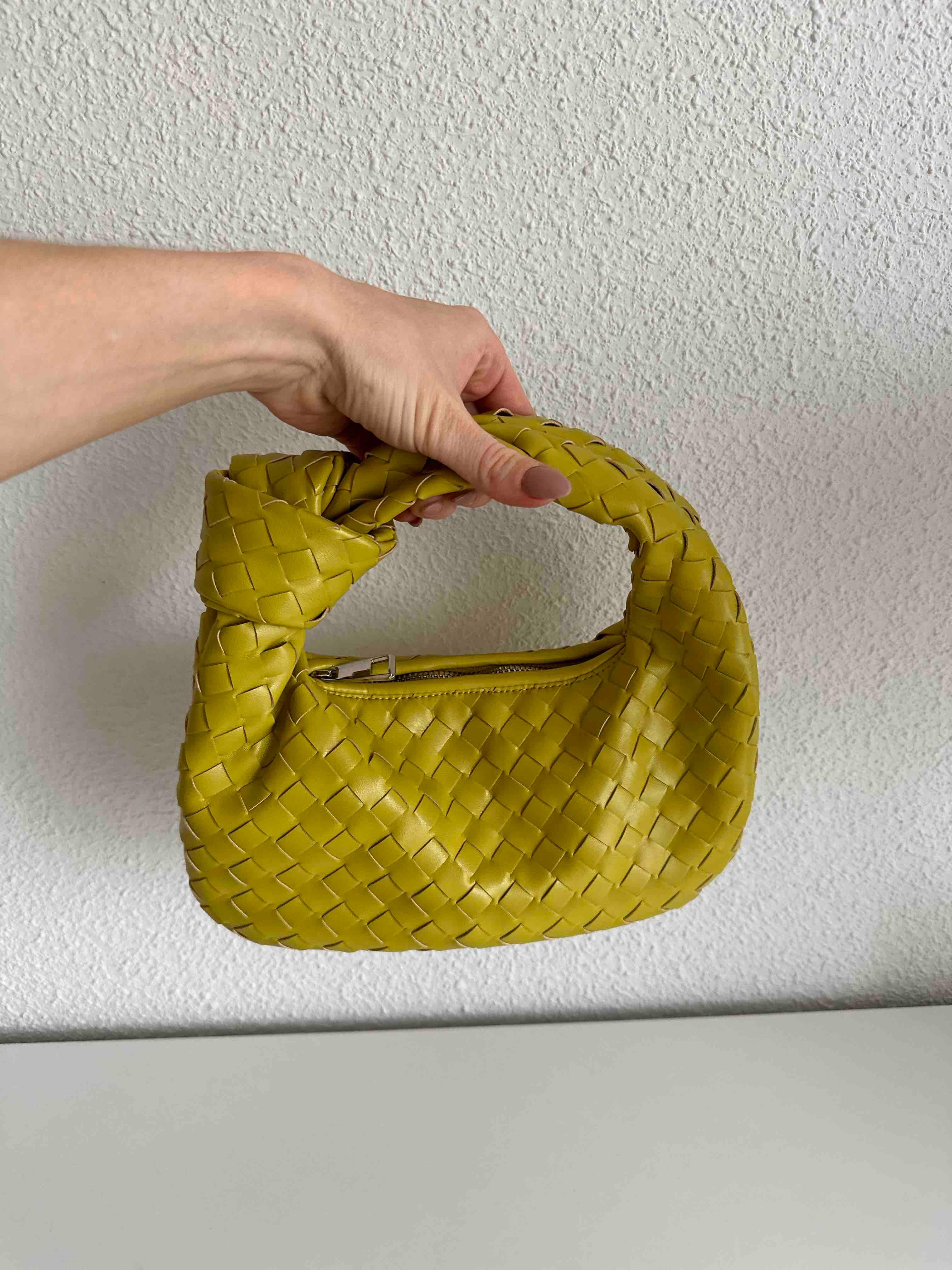 Chic Knot Clutch — foto 2 de 4