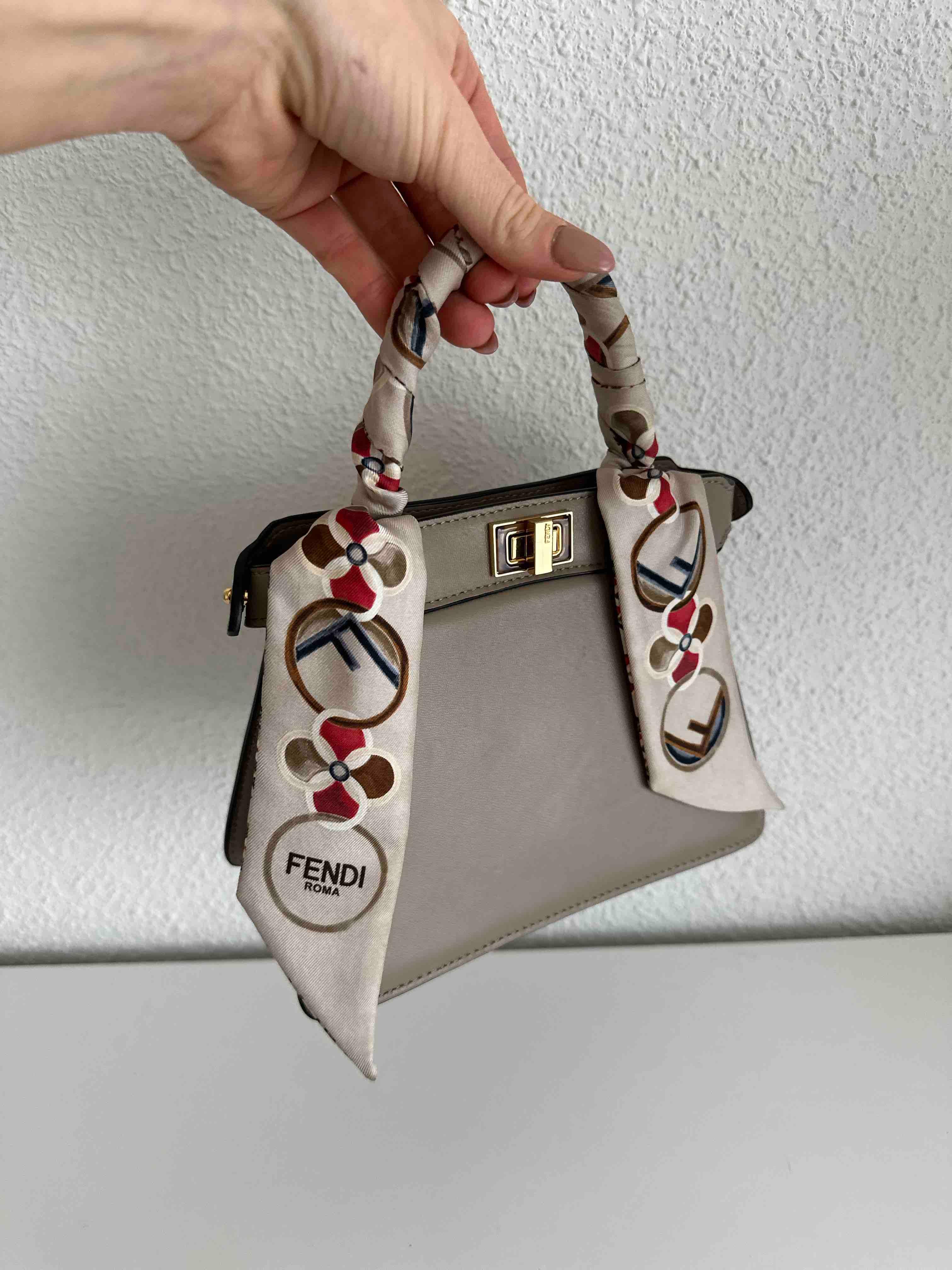 Fendi Peekaboo Mini — foto 2 de 5