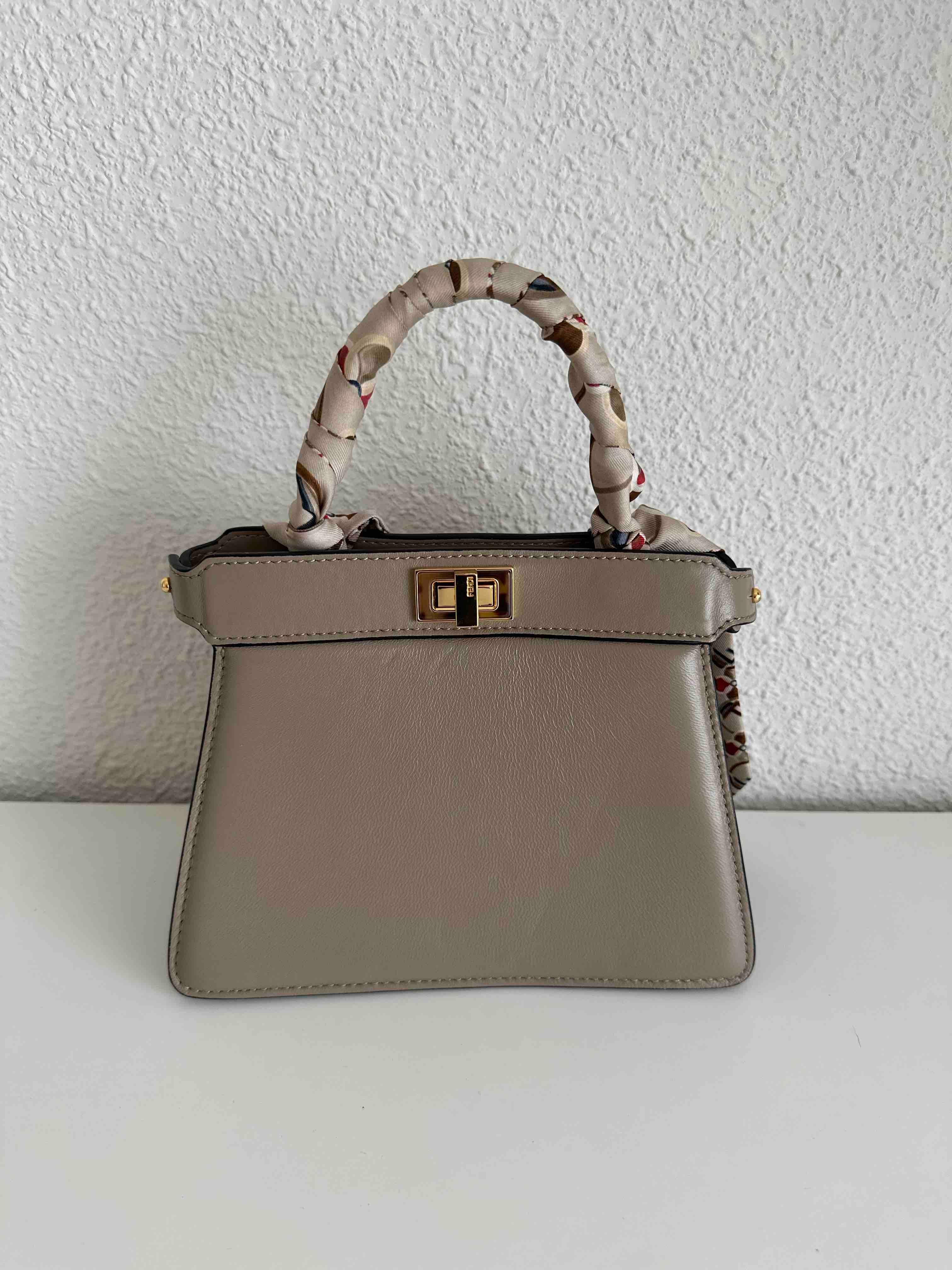 Fendi Peekaboo Mini — foto 3 de 5