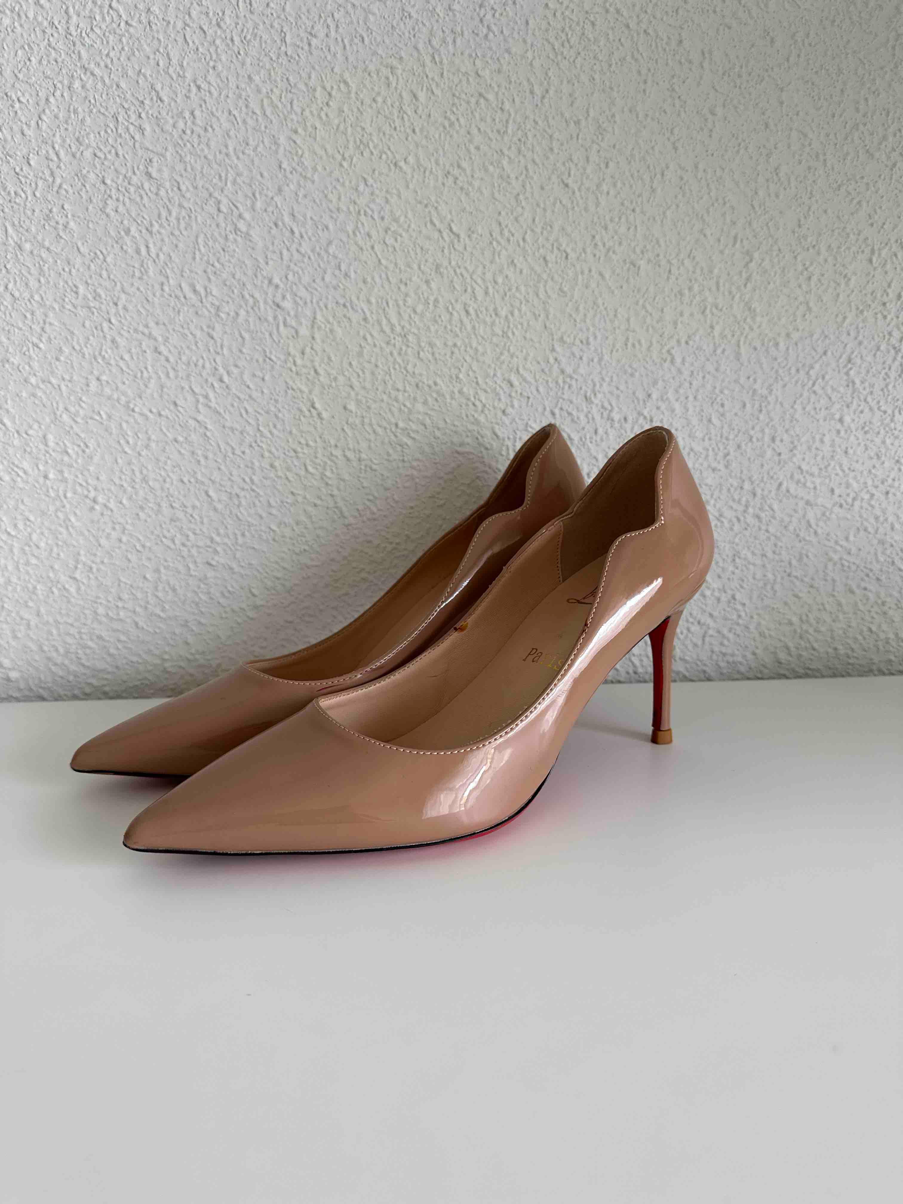 Nude Louboutin Heels Christian Louboutin — foto 1 de 6