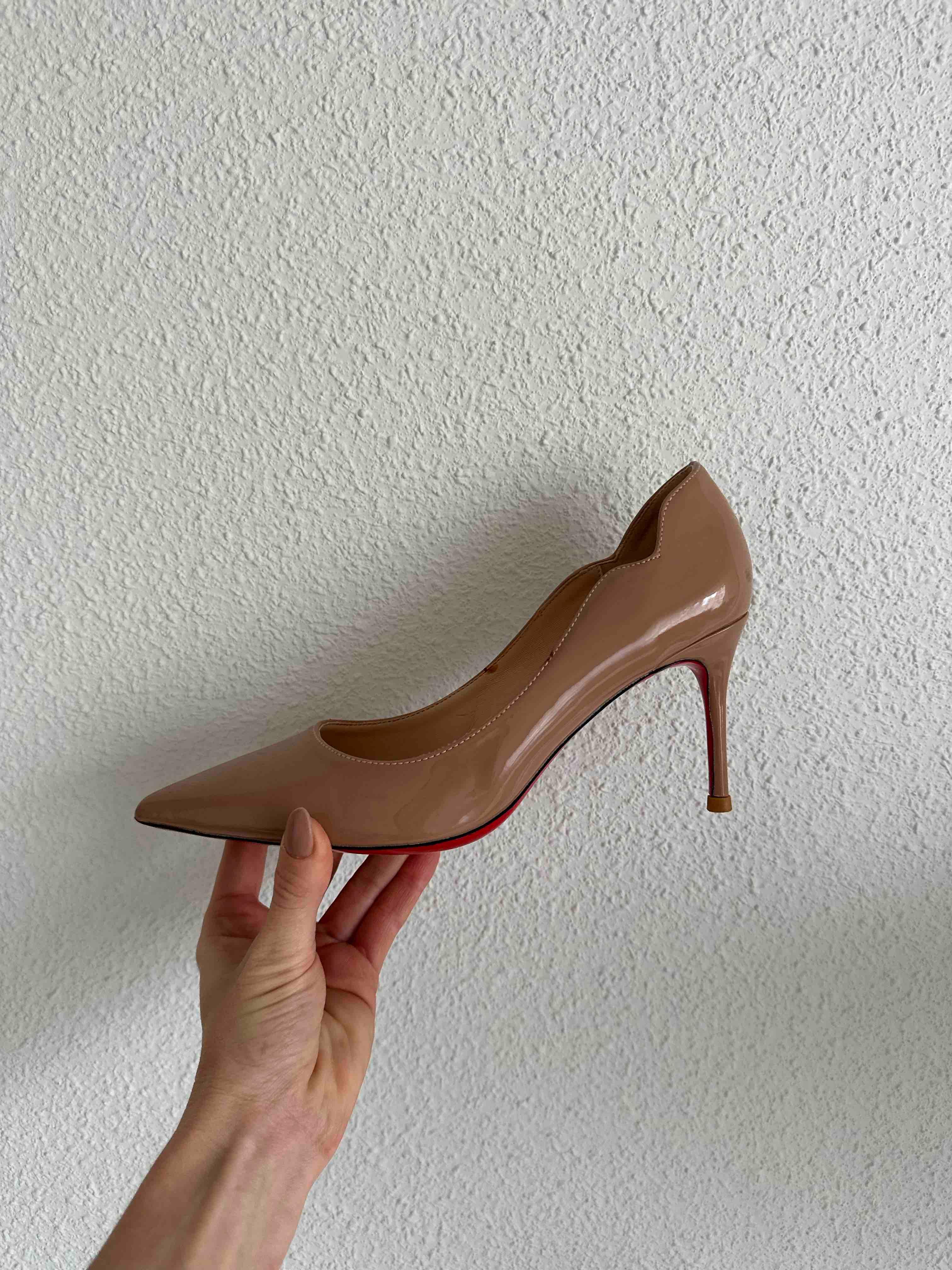 Nude Louboutin Heels Christian Louboutin — foto 2 de 6