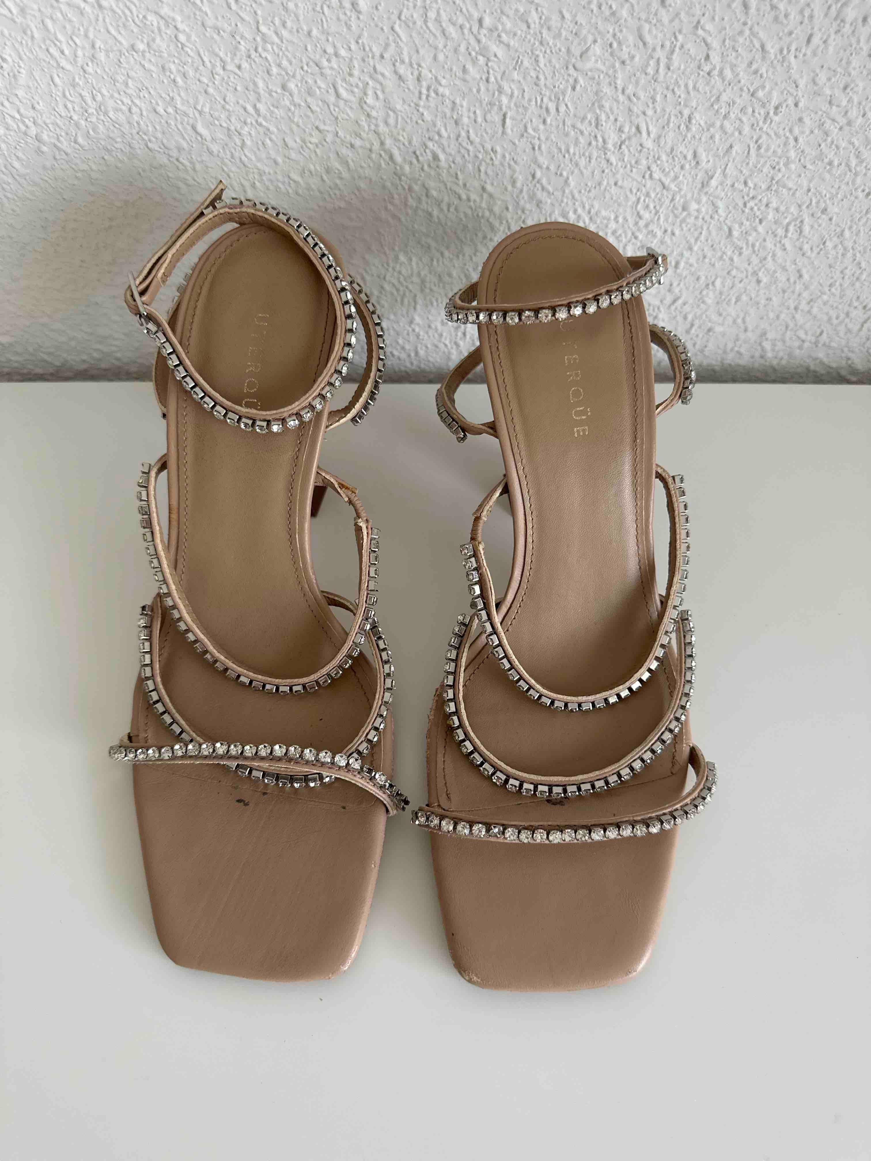 Beautiful studded heels Uterque — foto 3 de 4