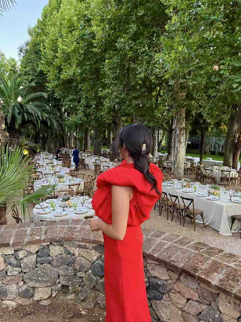 Vestido de boda de Matilde Cano. Color rojo/coral — foto 3 de 5