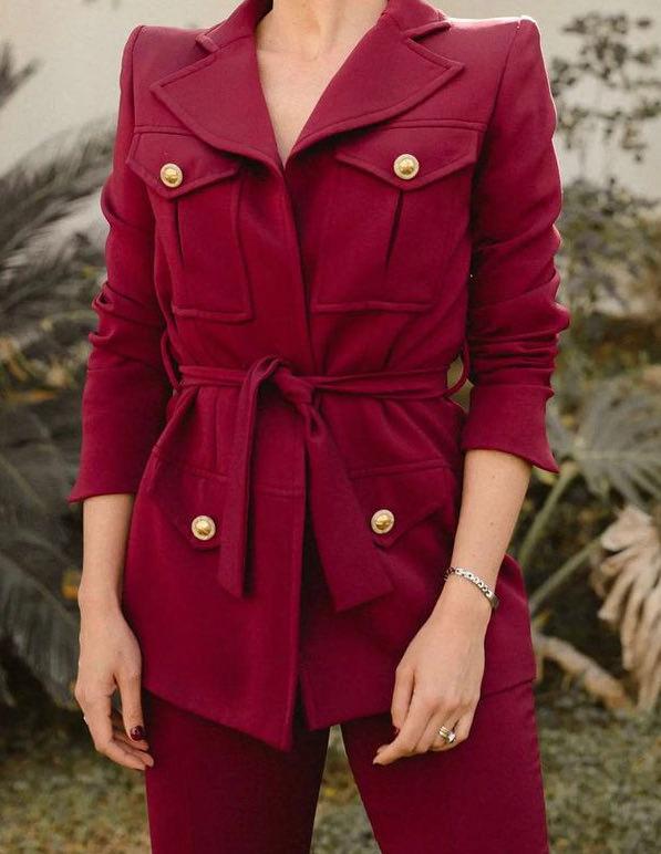Traje chaqueta y pantalón AnaBlack — foto 1 de 4