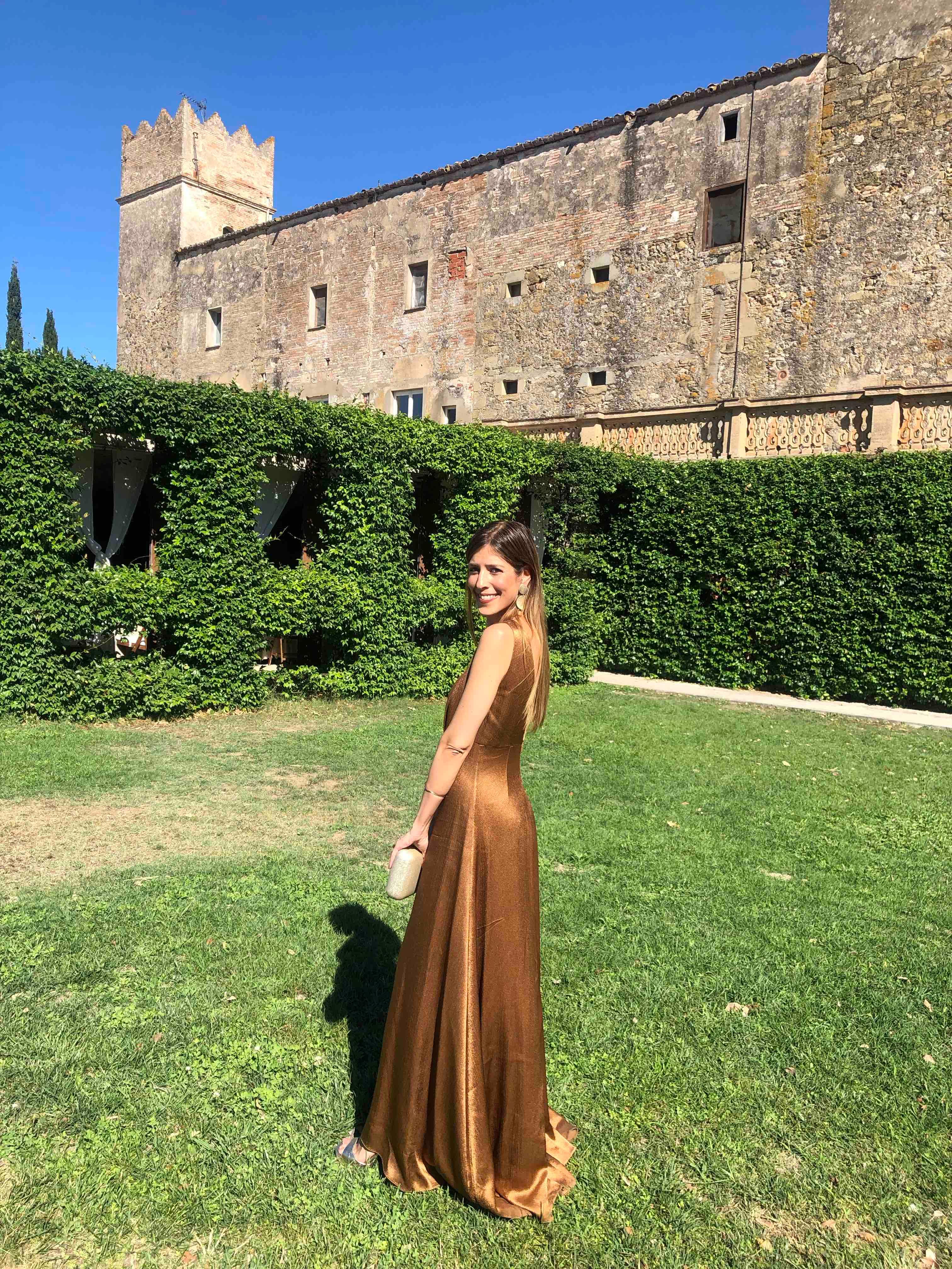 Vestido largo escote v Uterqüe — foto 2 de 2