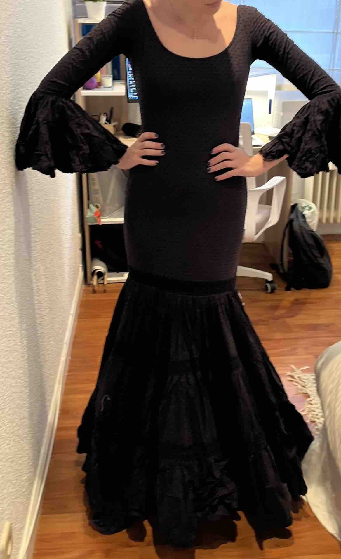 Traje flamenca negro Micaela Villa — foto 2 de 2