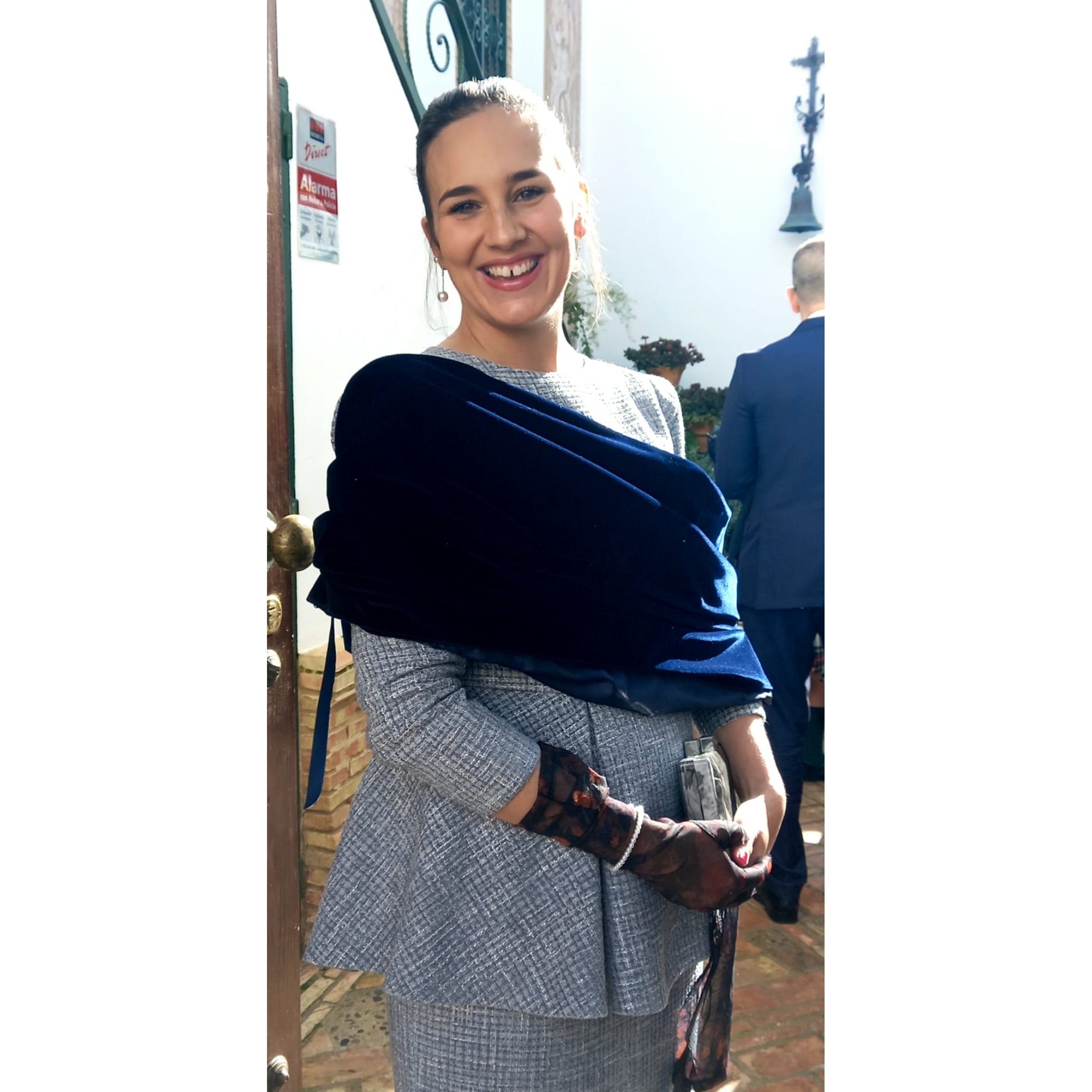 vestido invitada a boda tweet y terciopelo — foto 4 de 4
