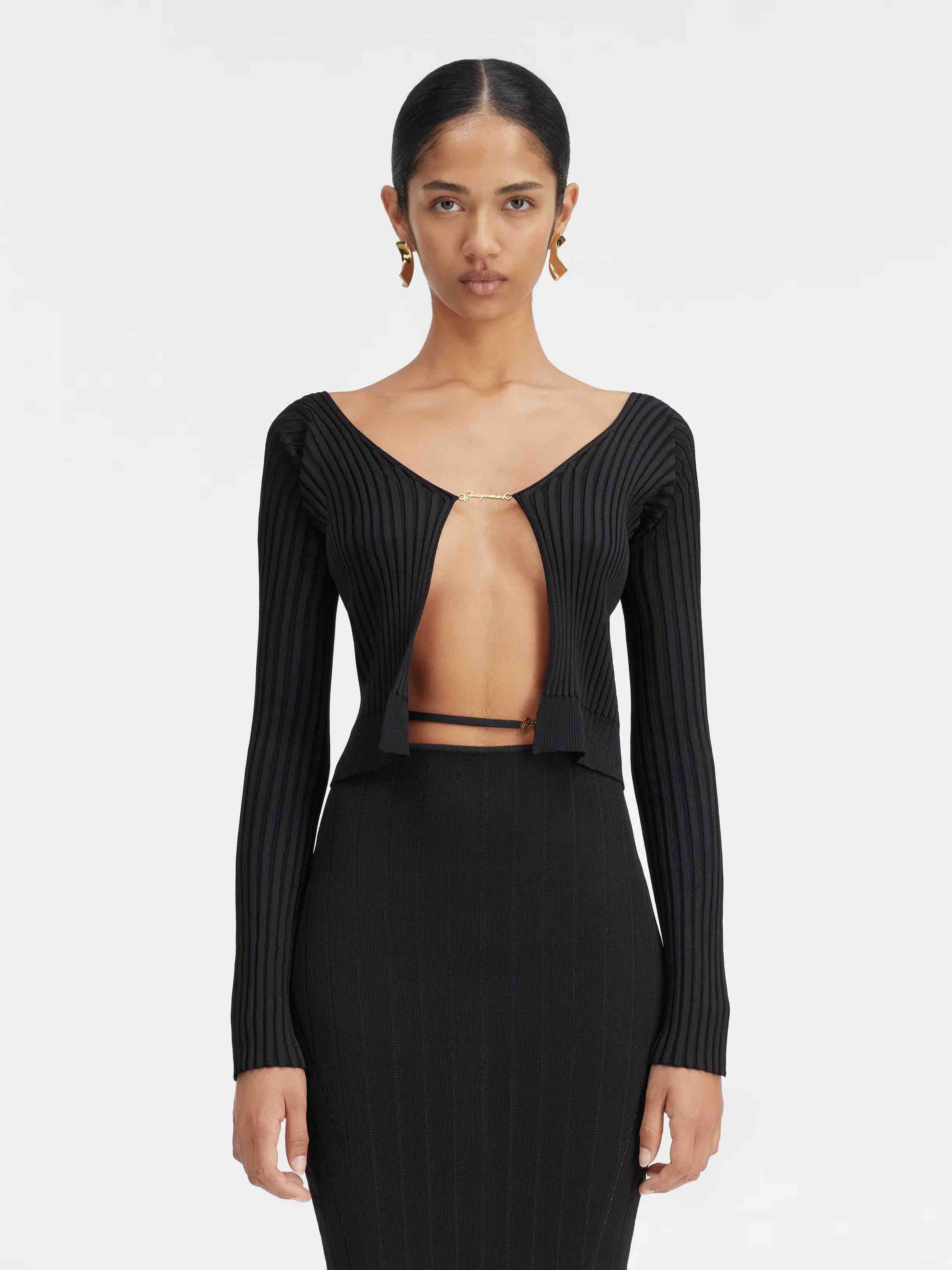 Top jacquemus negro — foto 2 de 5