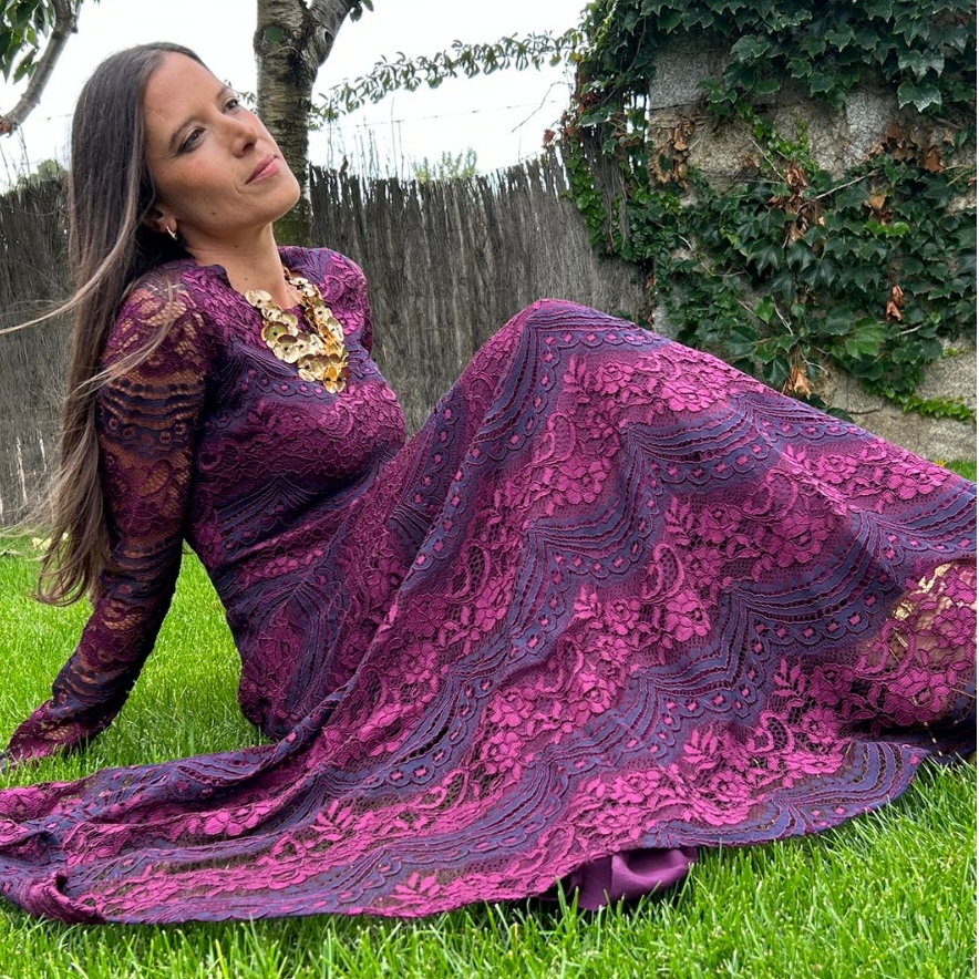 Vestido de encaje burdeos y púrpura Anonyme — foto 1 de 6
