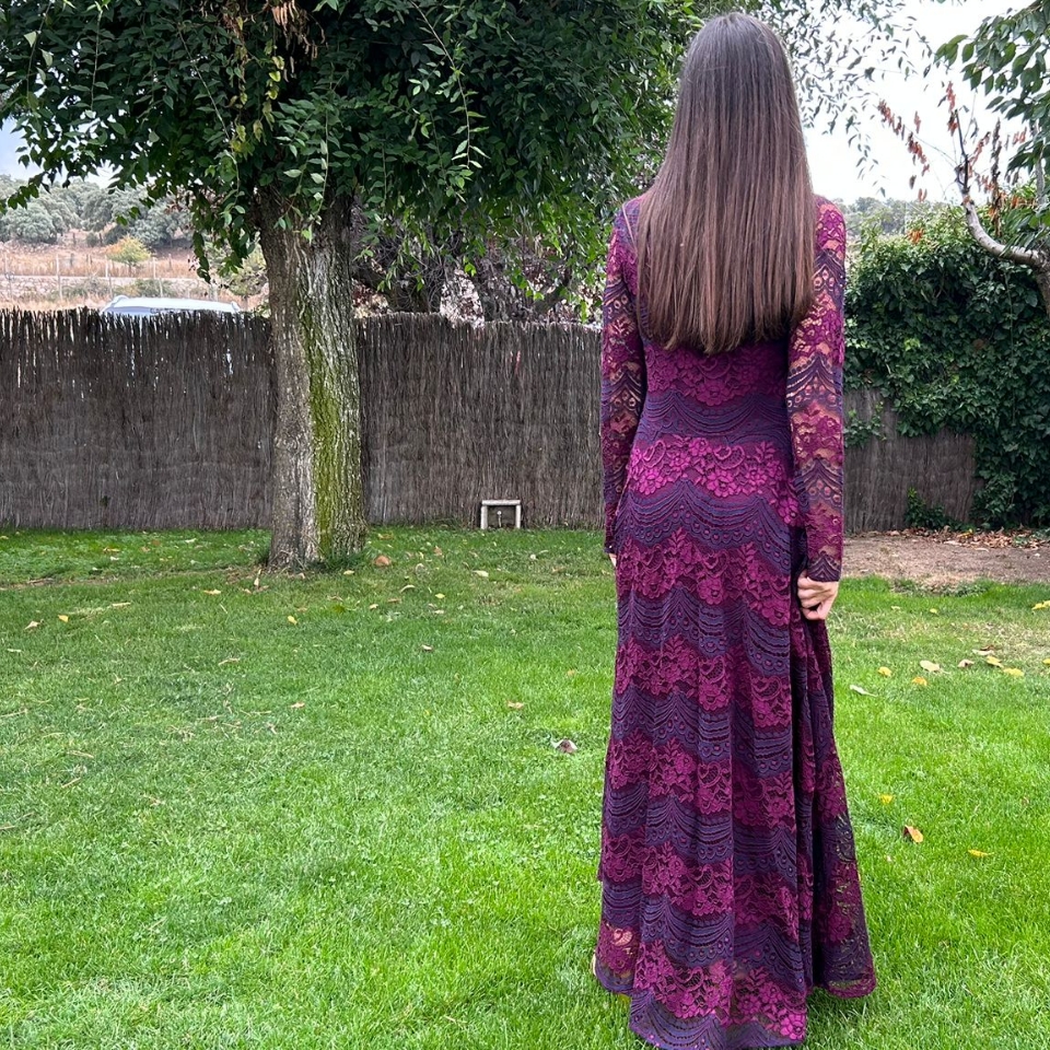 Vestido de encaje burdeos y púrpura Anonyme — foto 4 de 6