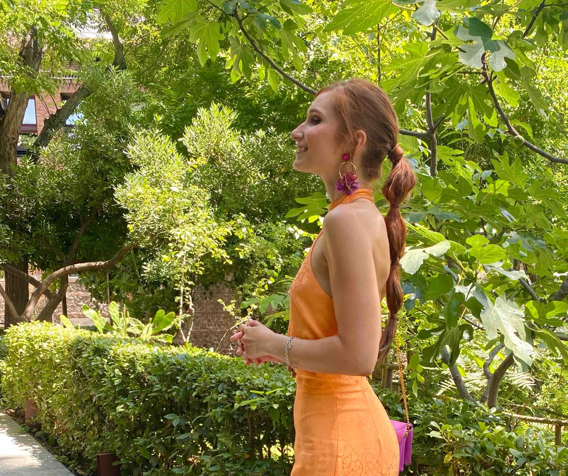 Mono naranja para bodas lady pipa — foto 3 de 5