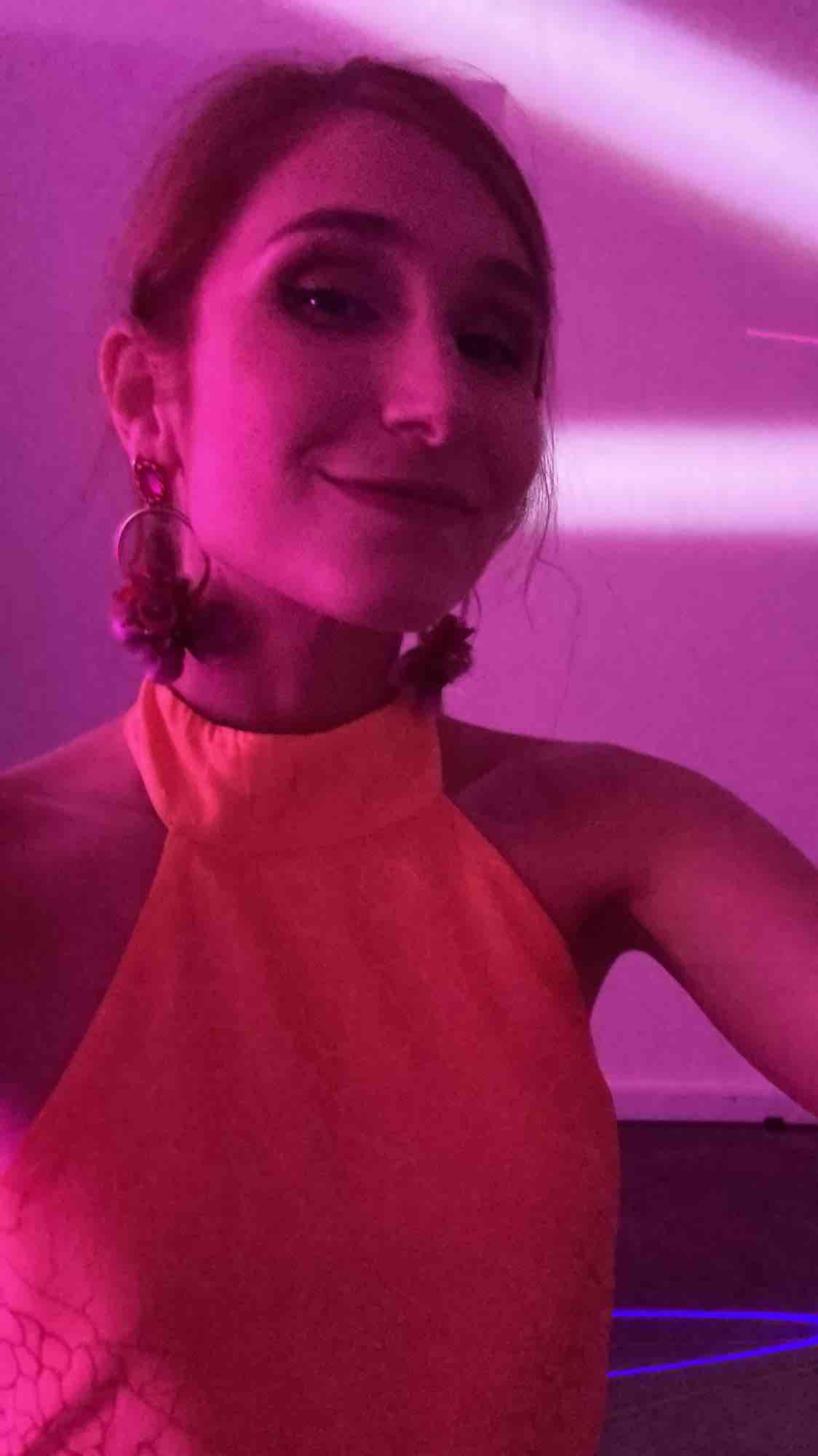 Mono naranja para bodas lady pipa — foto 4 de 5