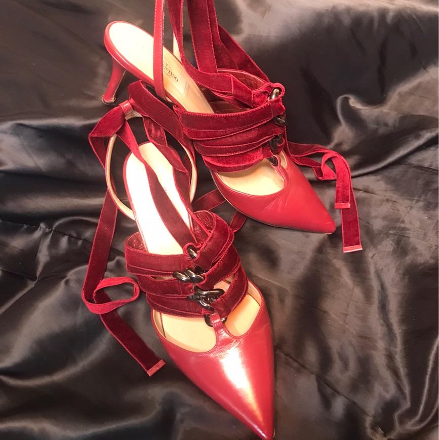 Zapatos burdeos Valentino — foto 2 de 4