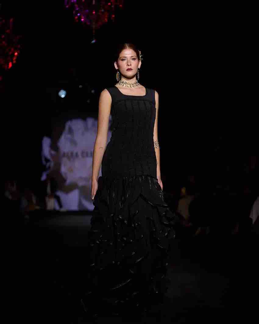 Traje de flamenca negro Alba Carmona — foto 3 de 6