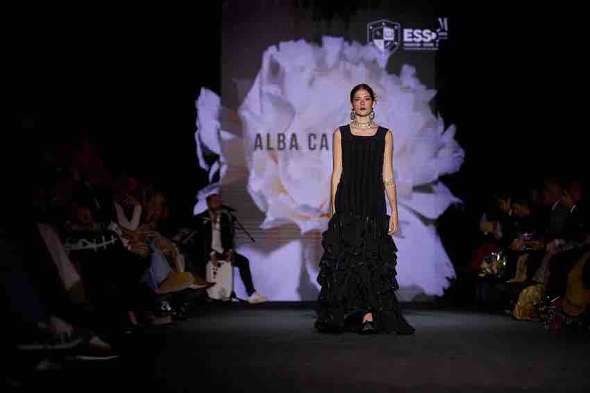 Traje de flamenca negro Alba Carmona — foto 5 de 6