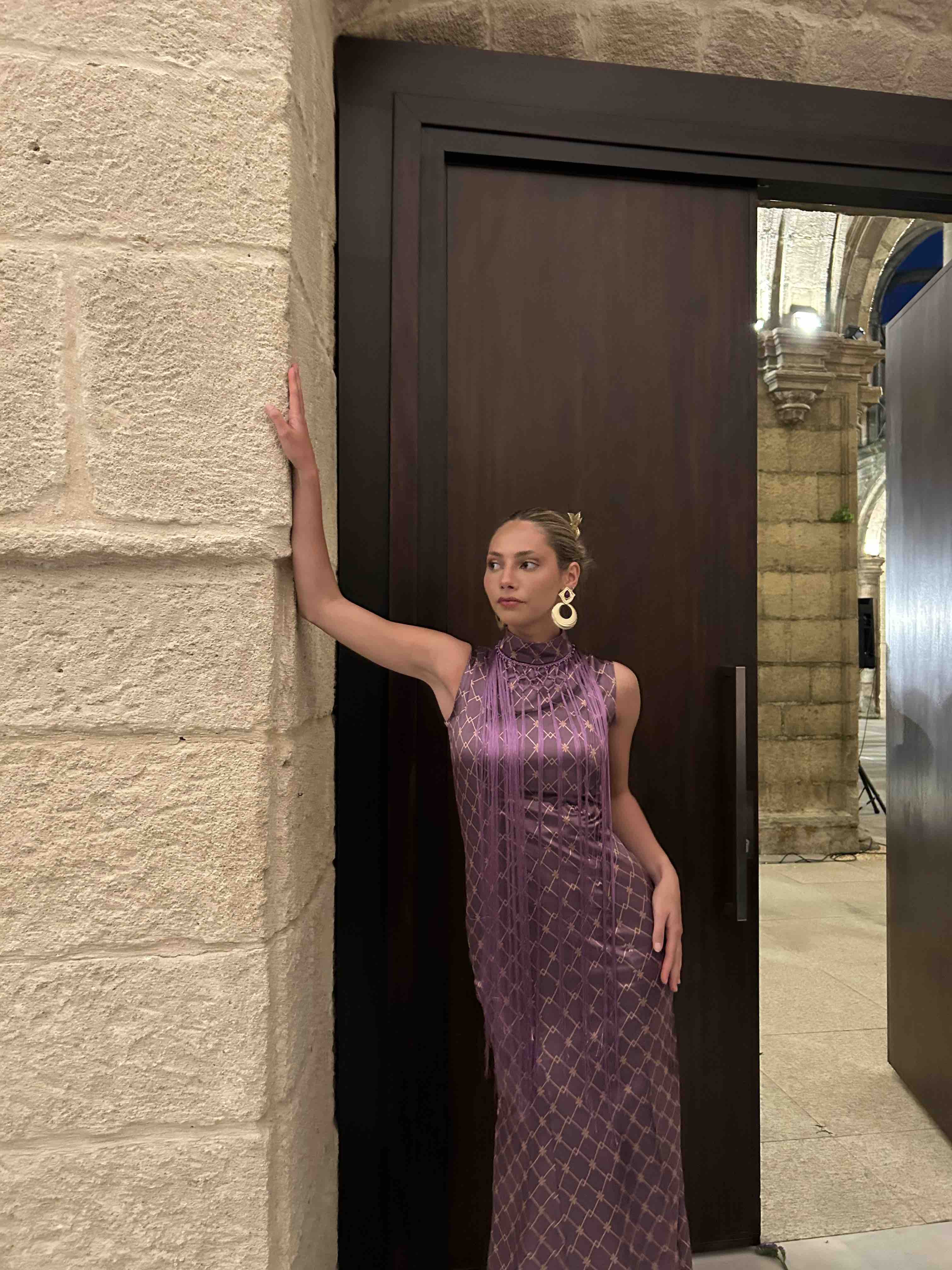 Vestido de invitada Alba Carmona — foto 1 de 4
