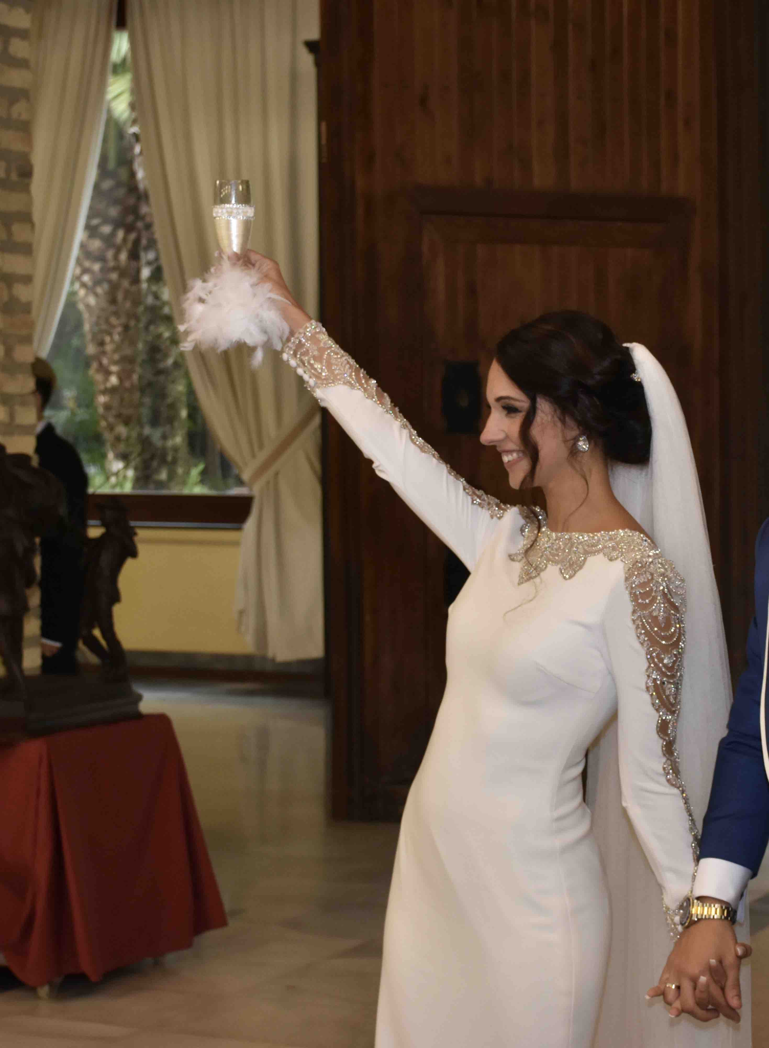 Vestido Pronovias blanco, talla S, en alquiler — foto 2 de 4