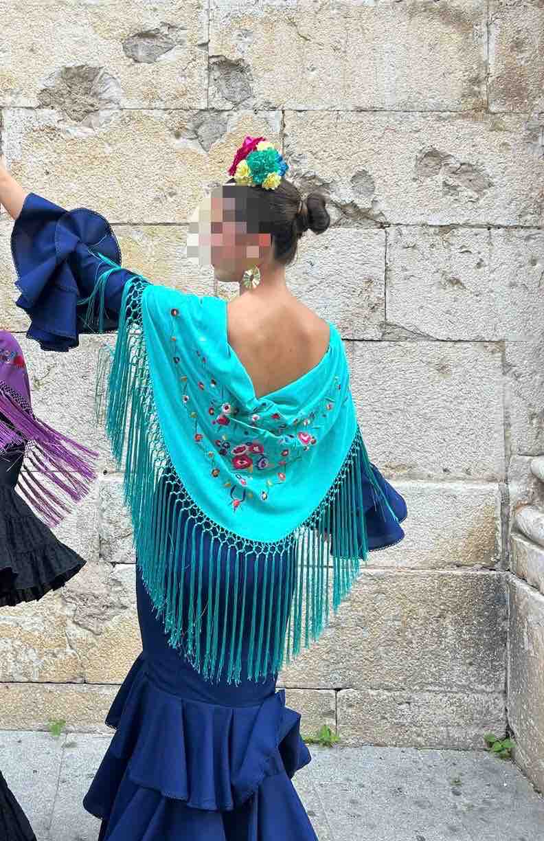 Vestido de gitana azul Micaela Villa — foto 3 de 4