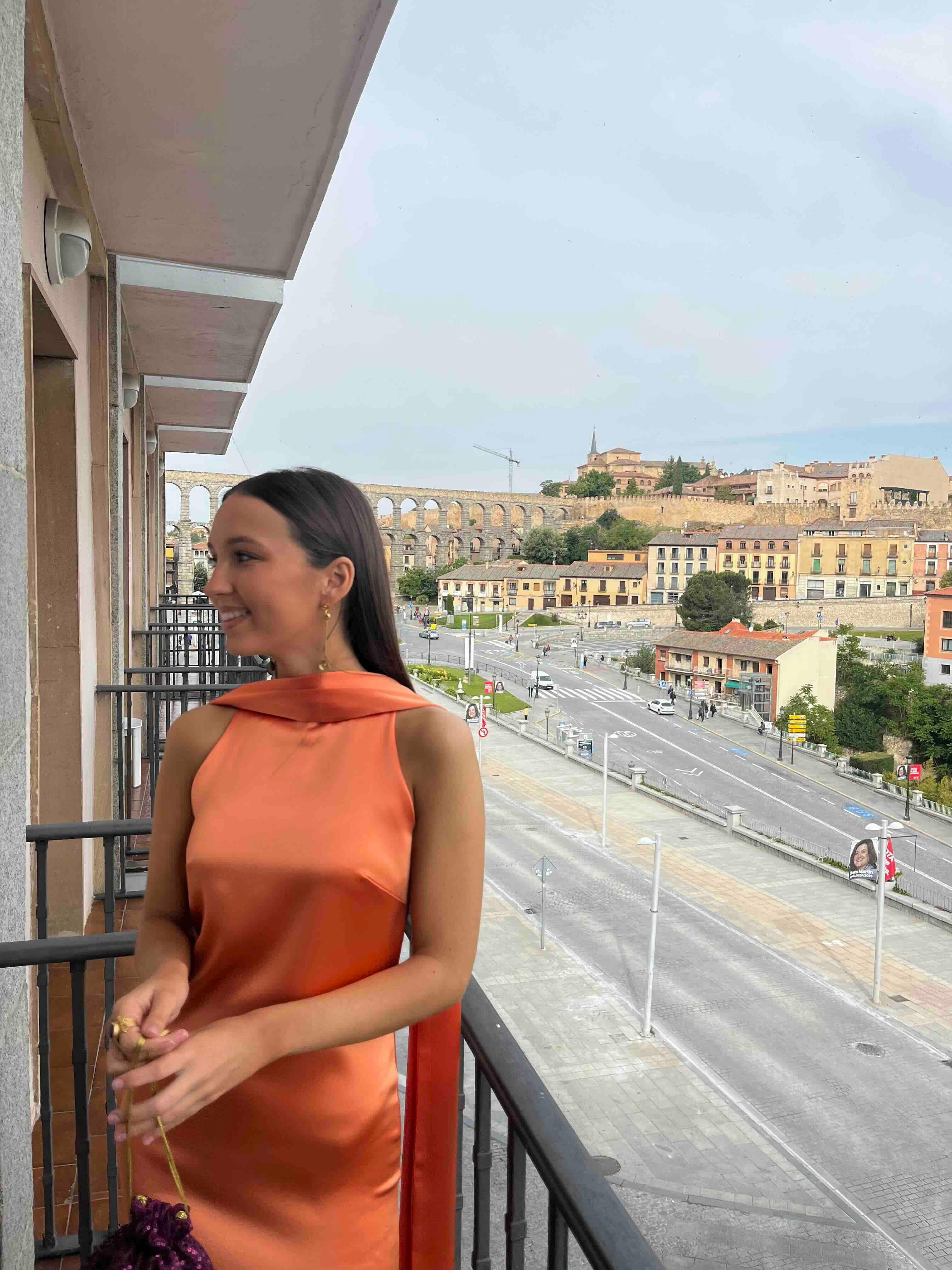 Vestido invitada naranja Vossa Collection — foto 2 de 4