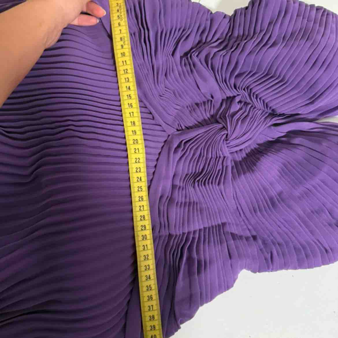 Vestido noche largo morado Matilde Cano — foto 2 de 6