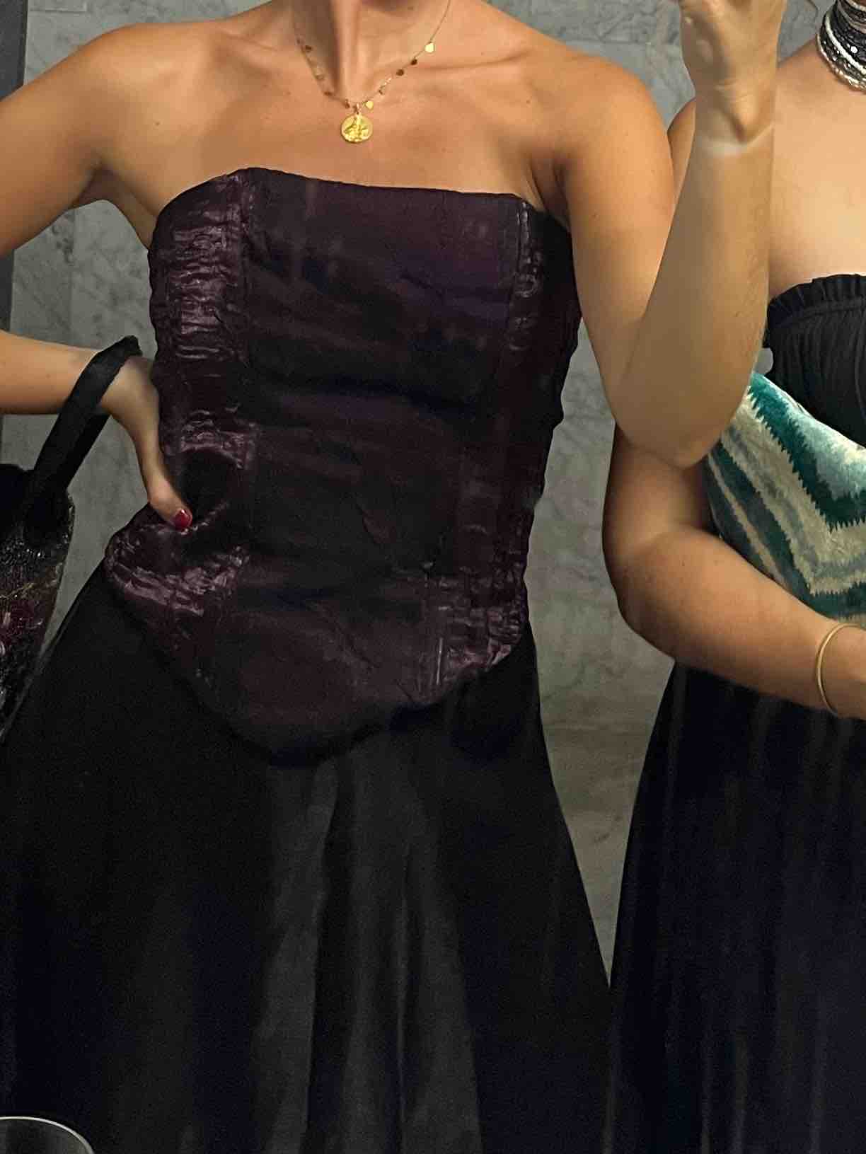 Conjunto top y falda invitada — foto 3 de 5