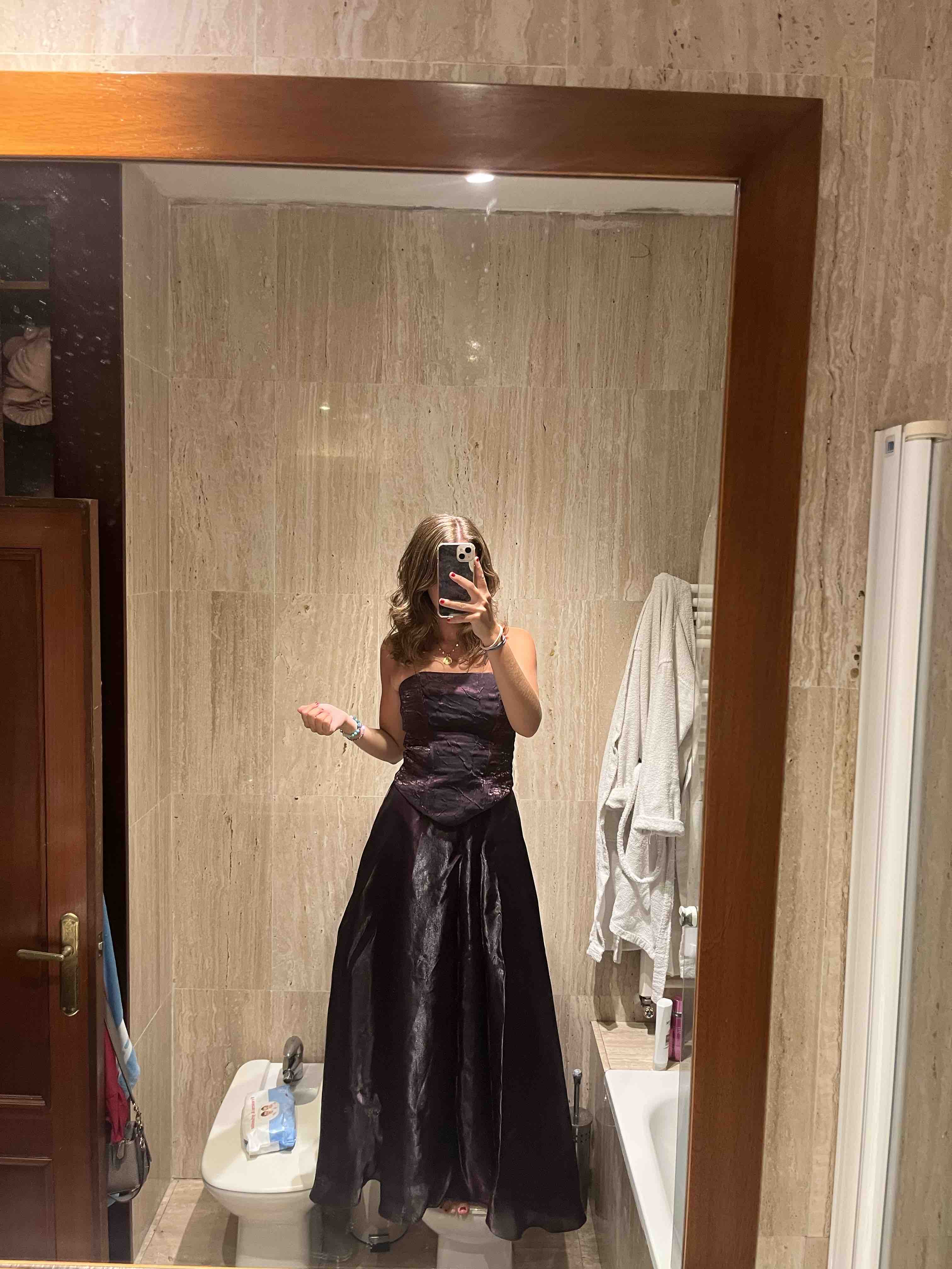 Conjunto top y falda invitada — foto 4 de 5