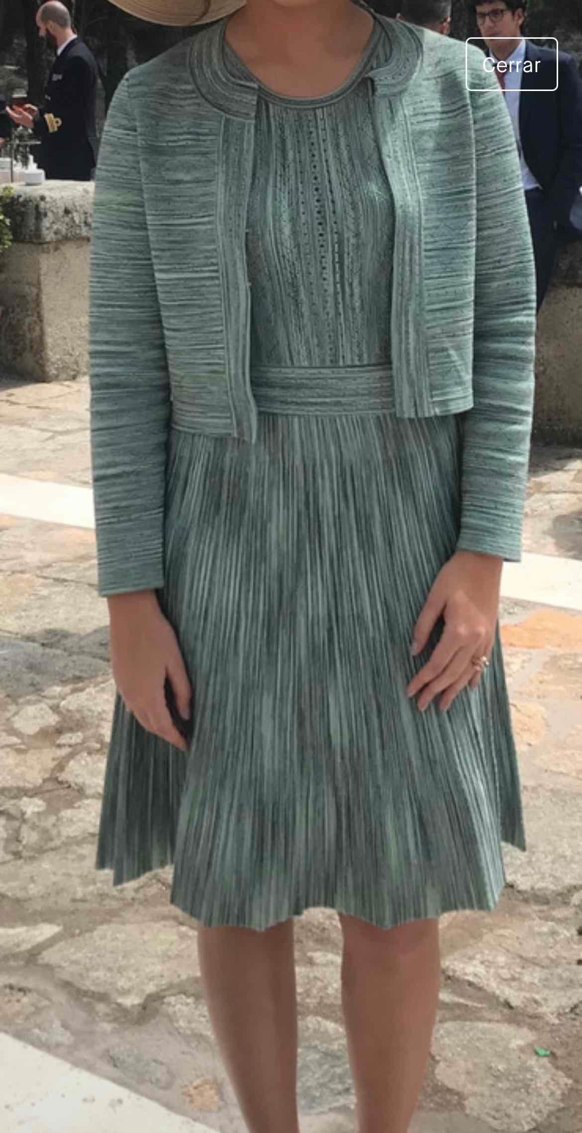Vestido y chaqueta de Sandro — foto 1 de 2