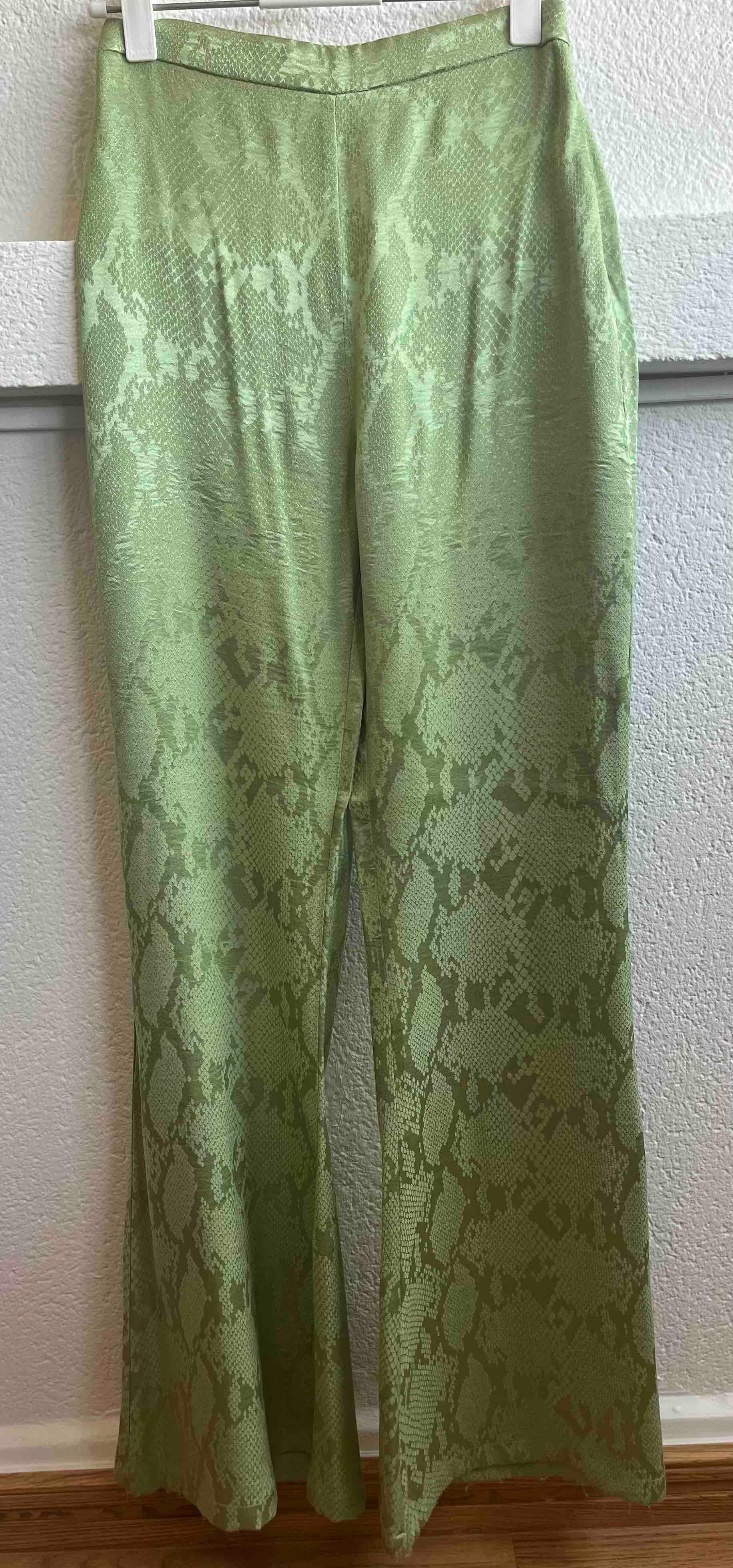 Traje marca the-are The Are — foto 3 de 6