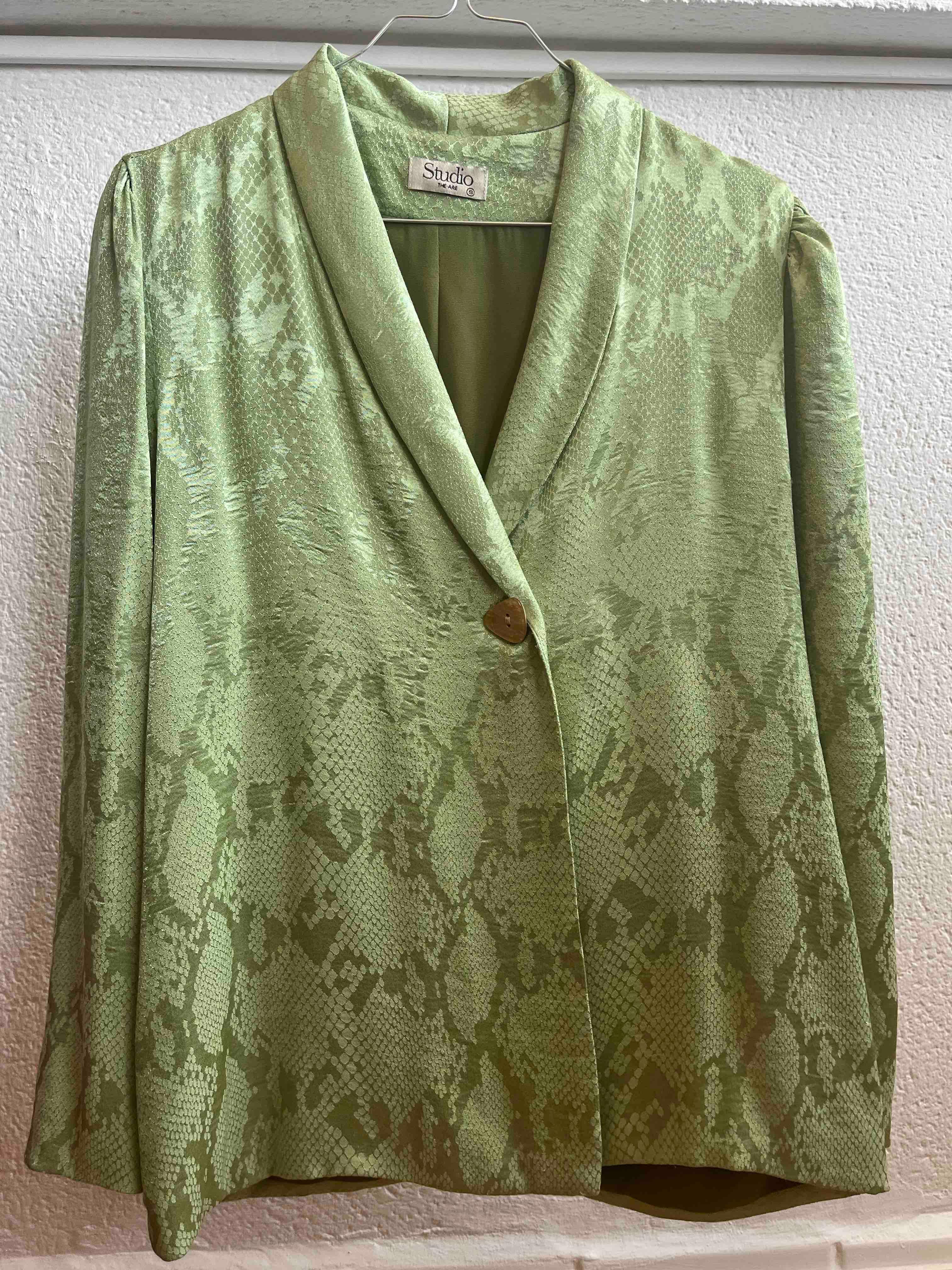 Traje marca the-are The Are — foto 2 de 6
