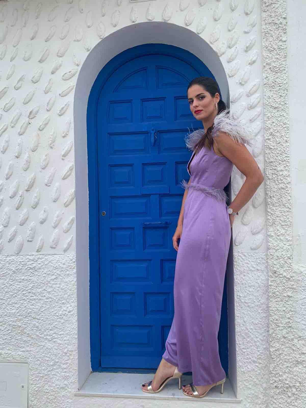 Mono invitada malva plumas Atelier particular — foto 4 de 6