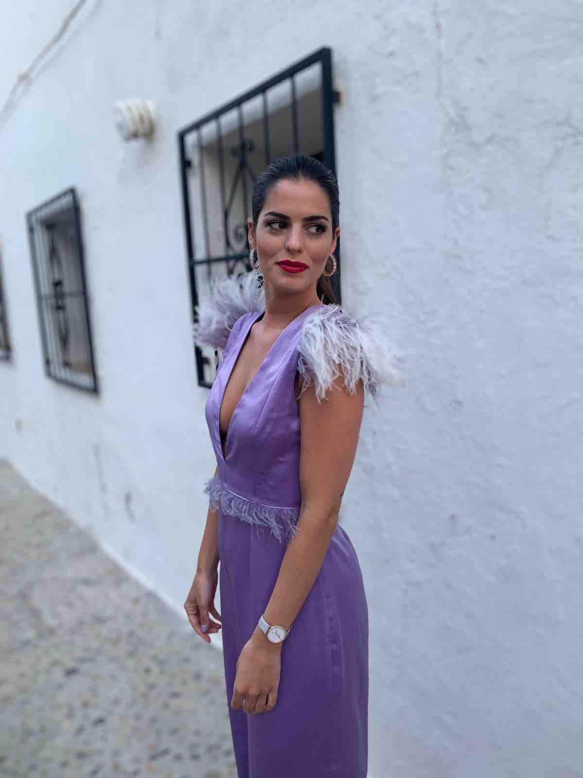Mono invitada malva plumas Atelier particular — foto 2 de 6