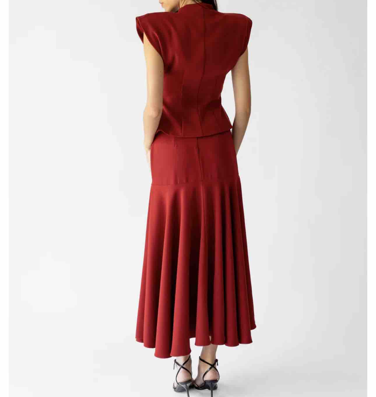 Traje invitada Aryentto — foto 4 de 5
