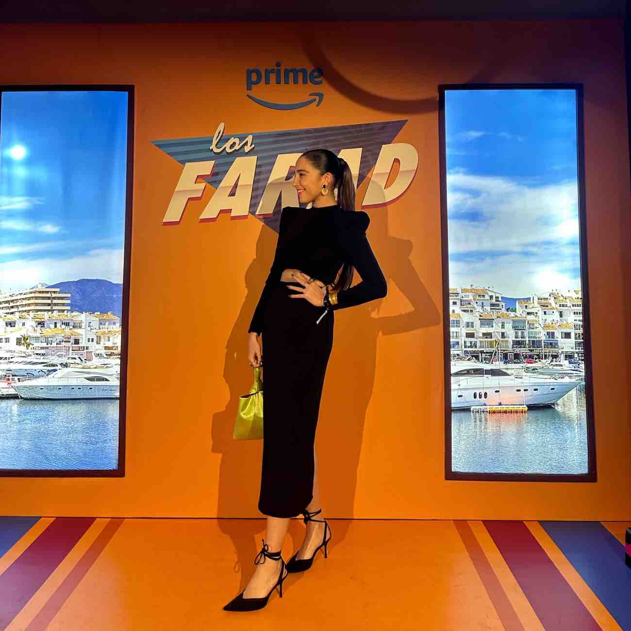 Conjunto negro Fernando Claro | Crop top + falda midi — foto 4 de 6