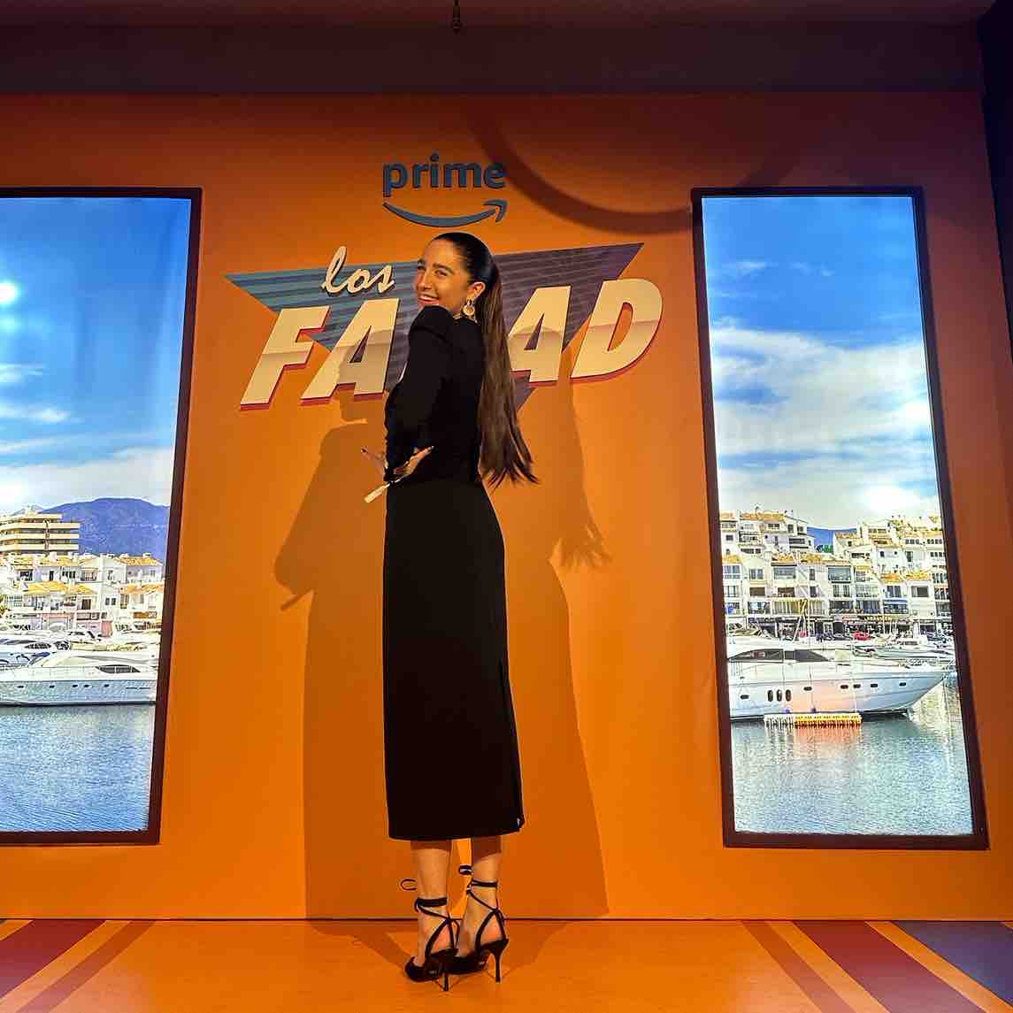 Conjunto negro Fernando Claro | Crop top + falda midi — foto 5 de 6