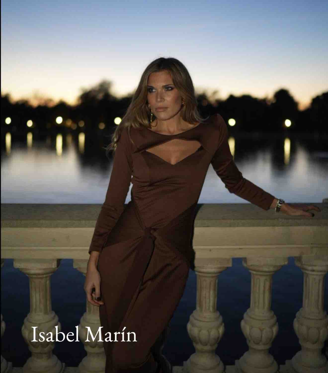 Vestido Capricornius Marrón Fernando Claro - Claro Couture — foto 2 de 5
