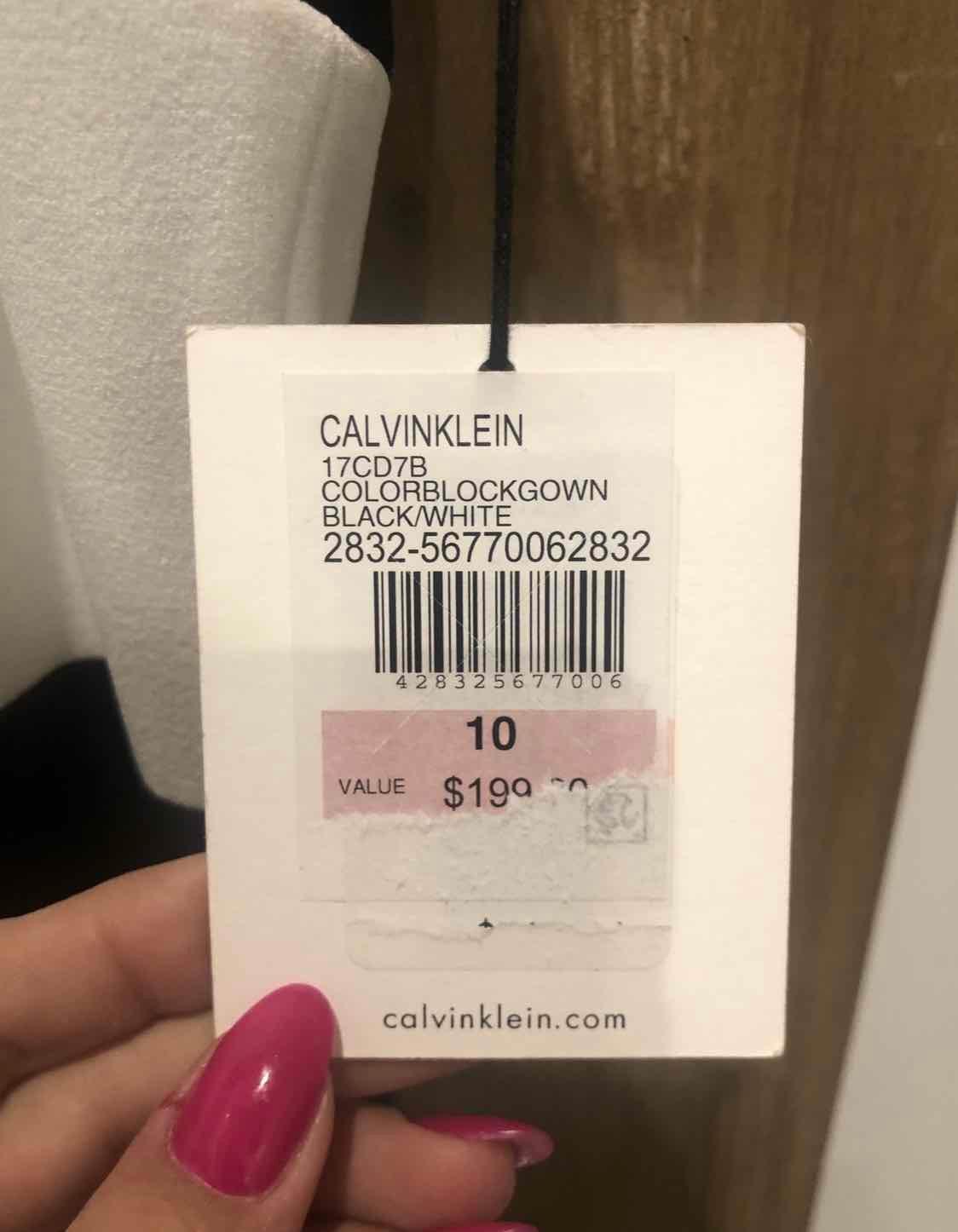 Vestido Calvin Klein — foto 4 de 5