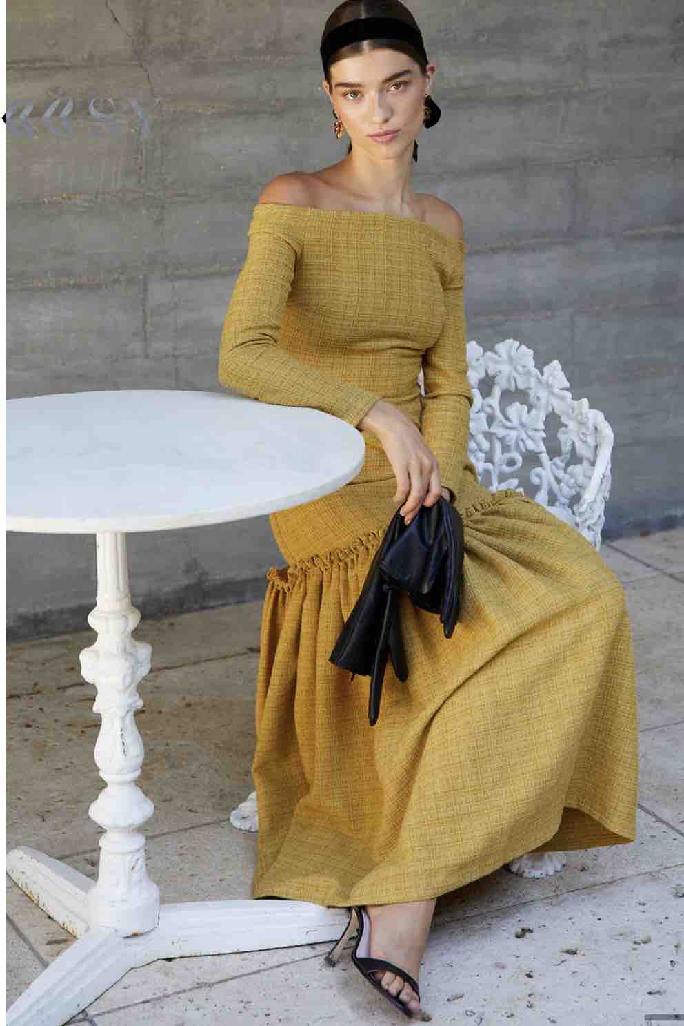 Vestido amarillo Coosy. Puesto una vez — foto 1 de 3