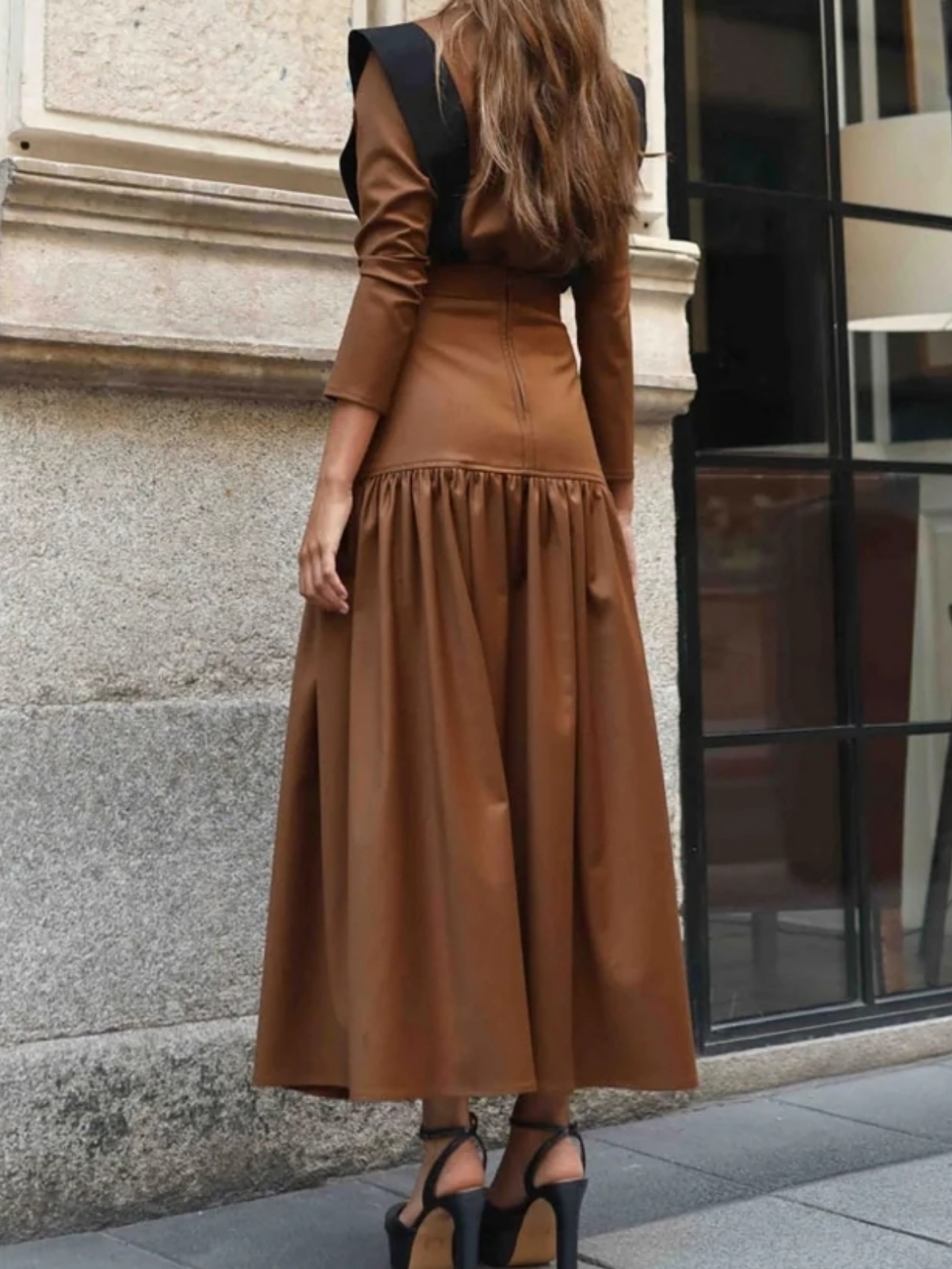 conjunto top y falda Mattui Collection — foto 2 de 6