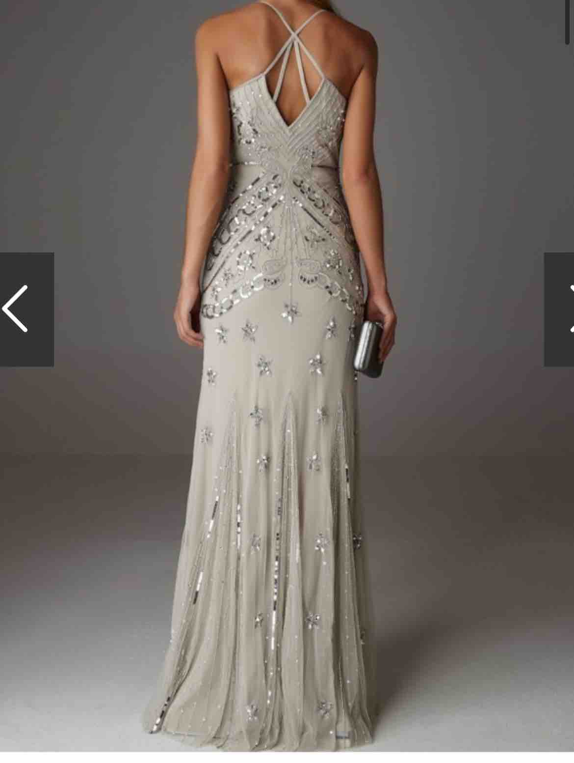 Vestido largo de fiesta con pedrería y tirante fino Invitadisima — foto 6 de 6