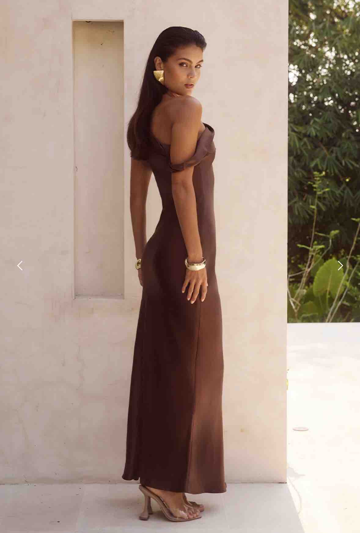 Vestido largo Runaway The Label — foto 3 de 5