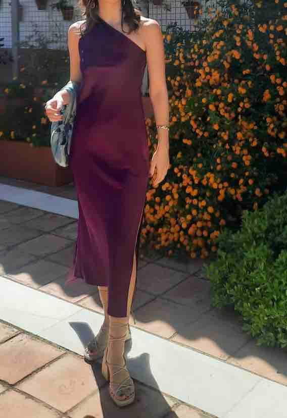Vestido invitada midi The are ciruela — foto 5 de 5