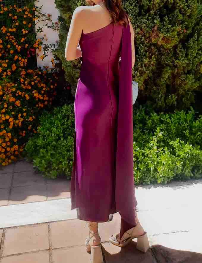 Vestido invitada midi The are ciruela — foto 3 de 5